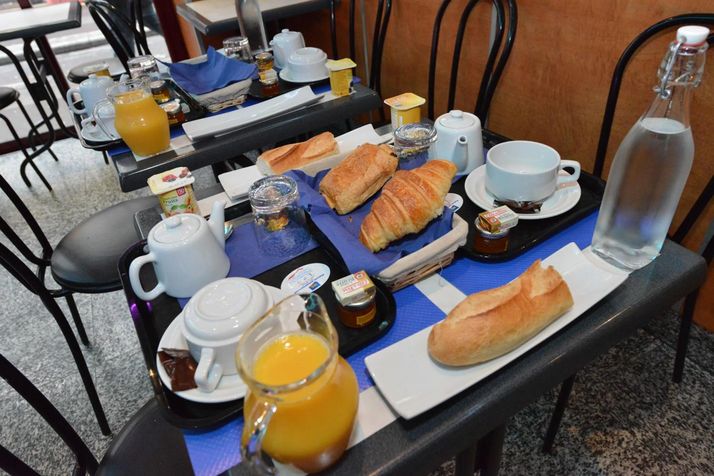 Restaurant/places to eat in Hotel De La Poste