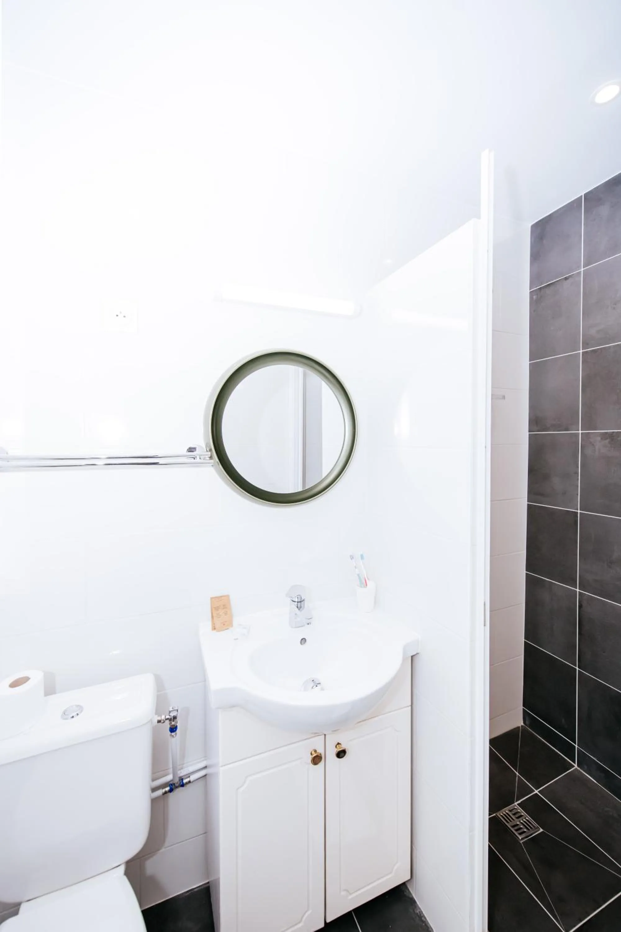 Bathroom in Hotel De La Poste