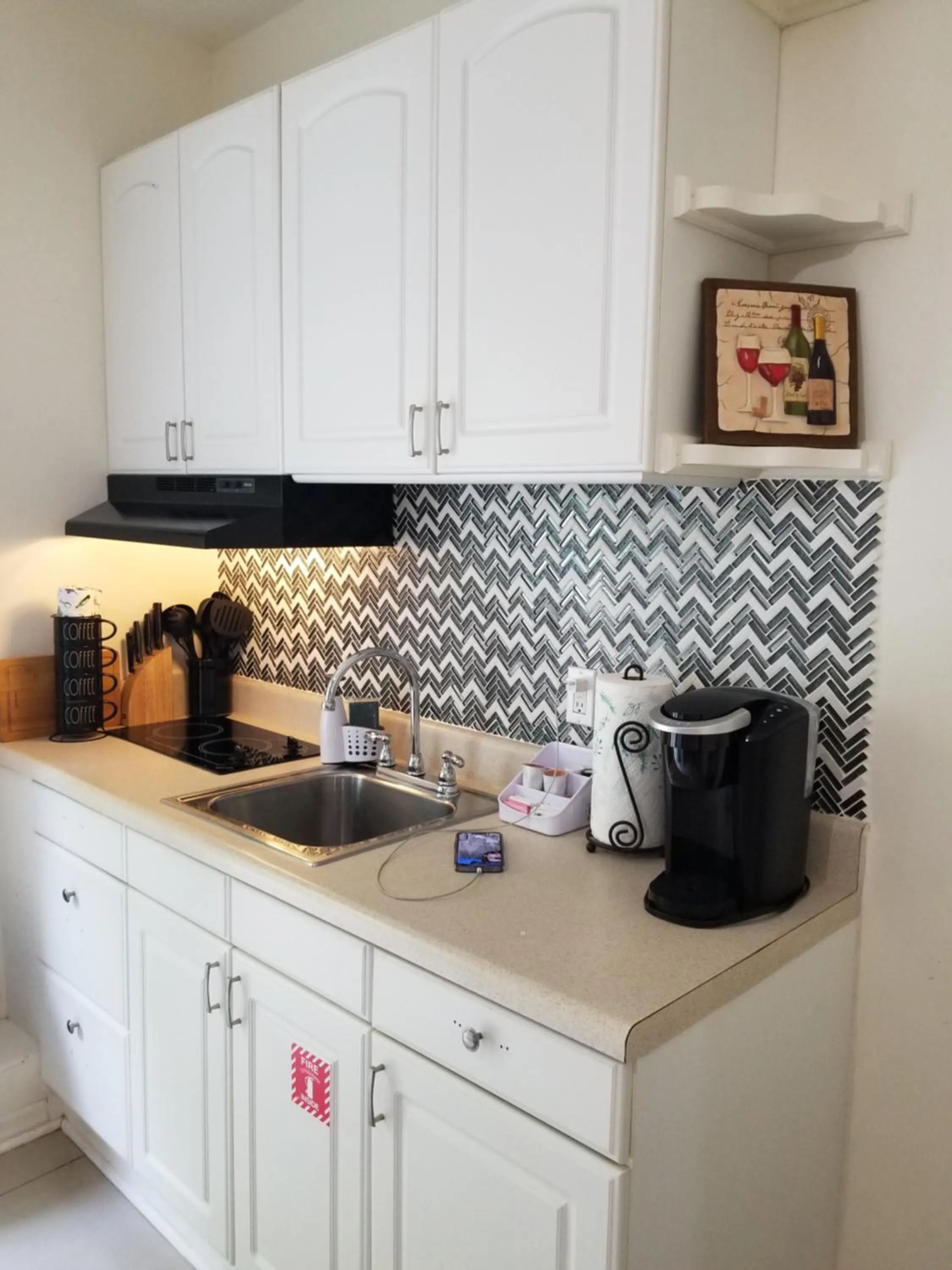 Kitchen or kitchenette in Old Town Suites