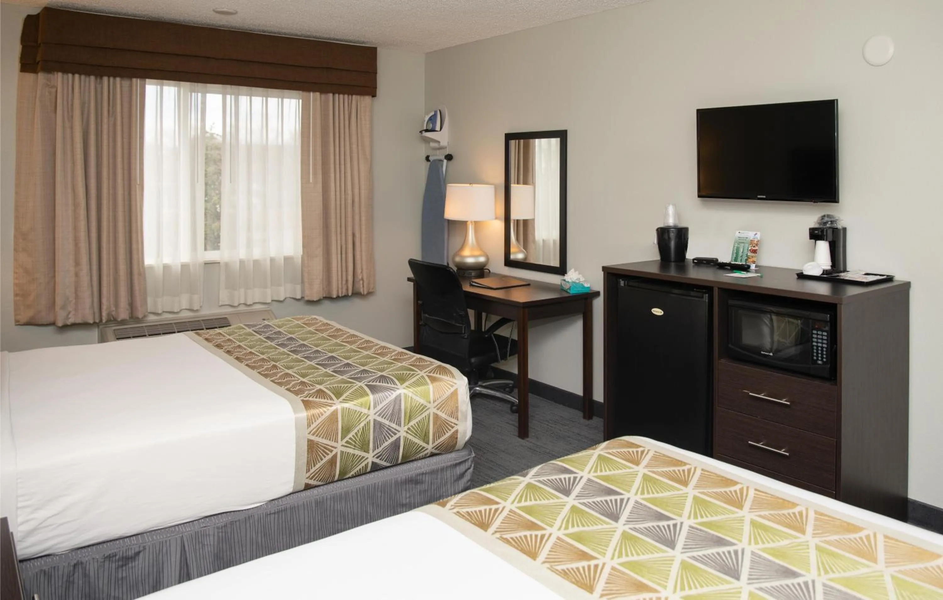 Bedroom, Bed in SureStay Plus by Best Western Montrose