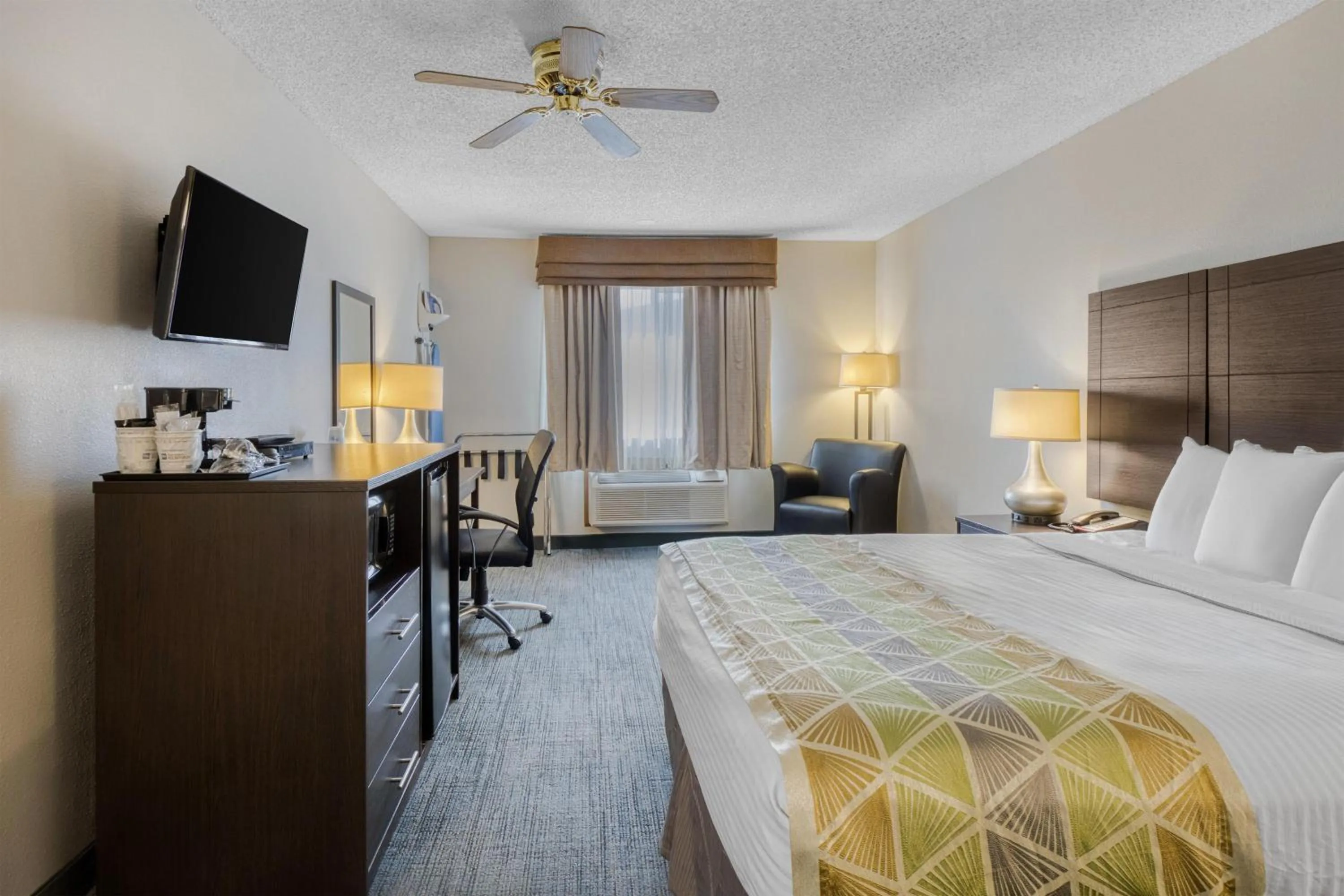 Bedroom, Bed in SureStay Plus by Best Western Montrose