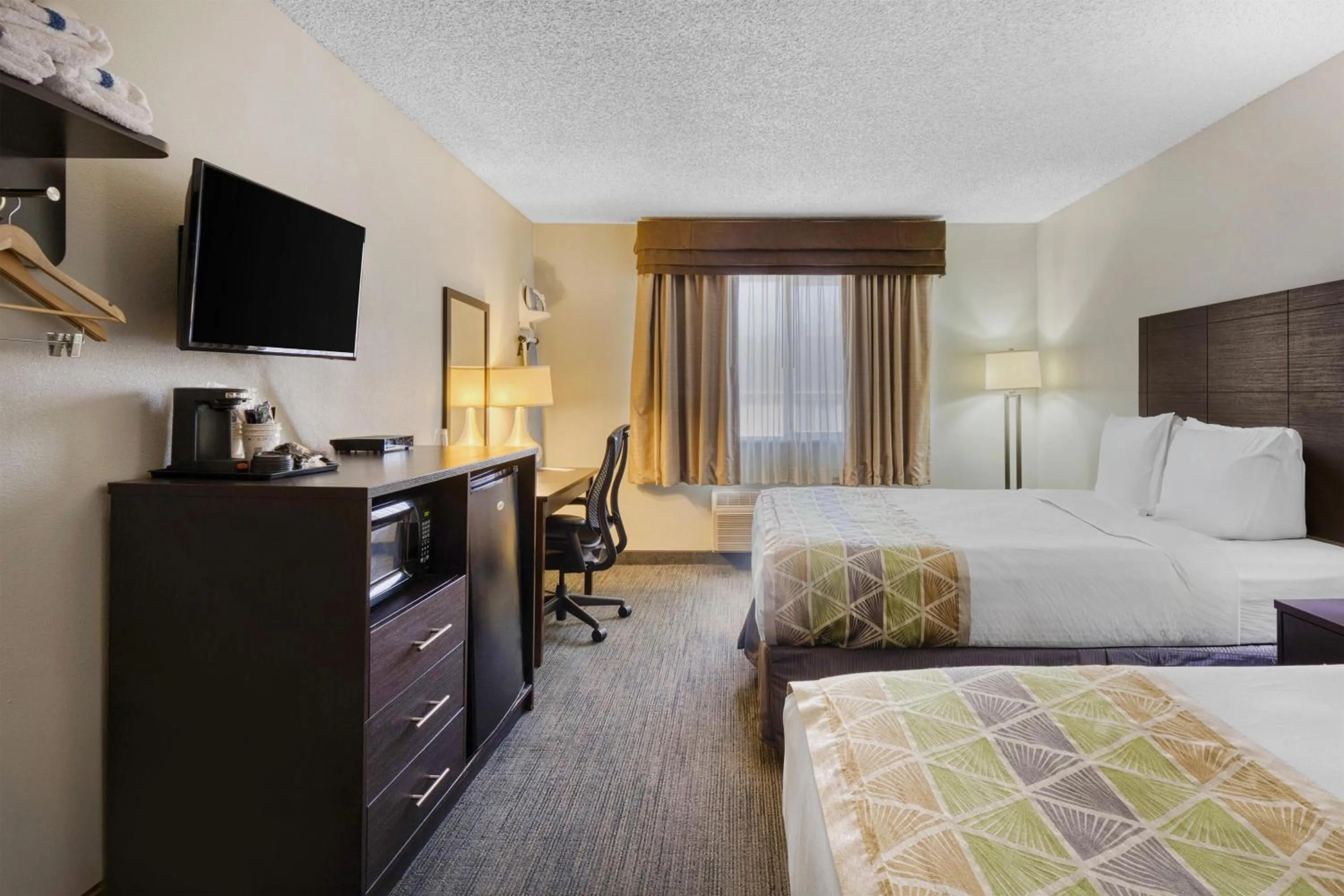 Bedroom, Bed in SureStay Plus by Best Western Montrose