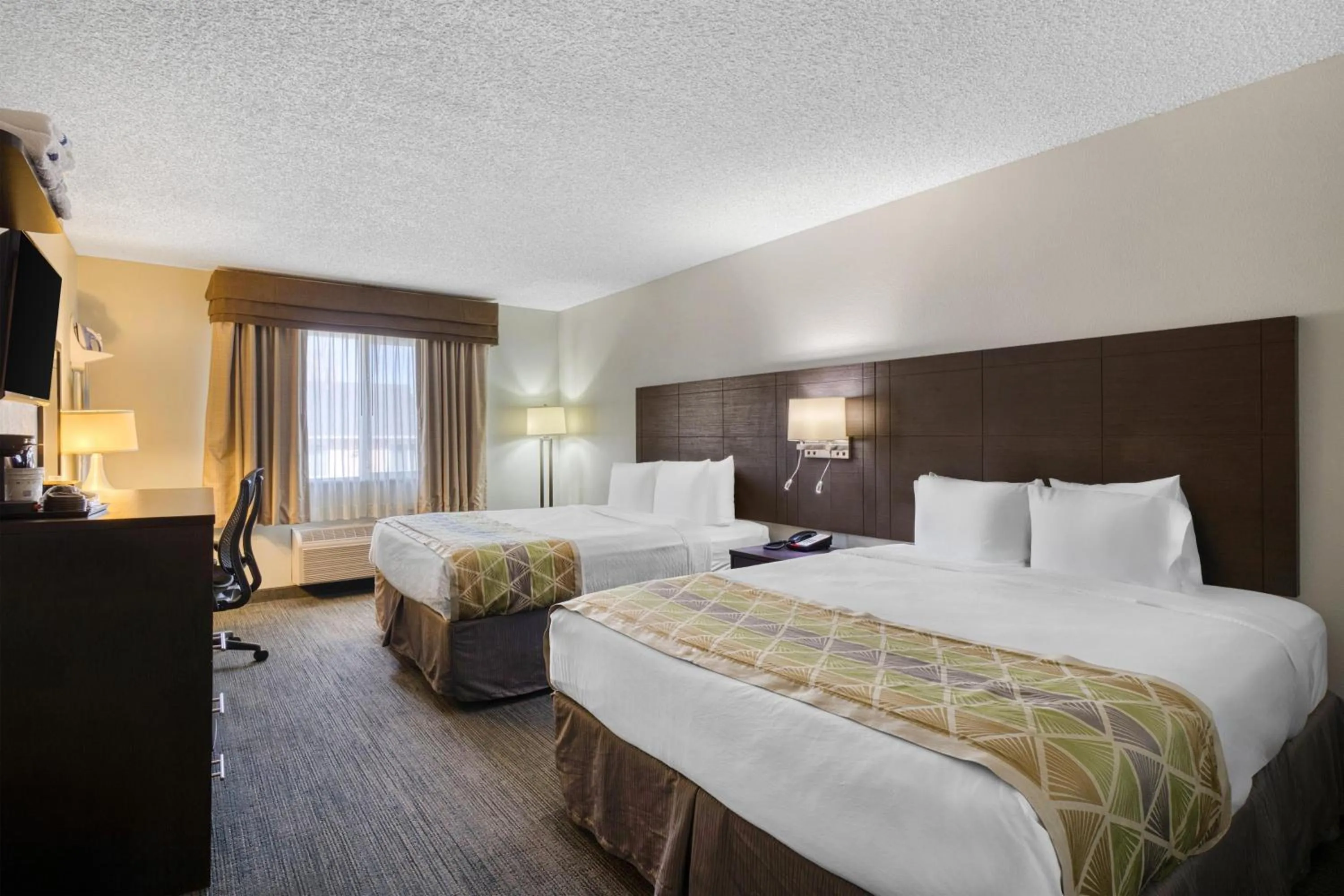 Bedroom, Bed in SureStay Plus by Best Western Montrose