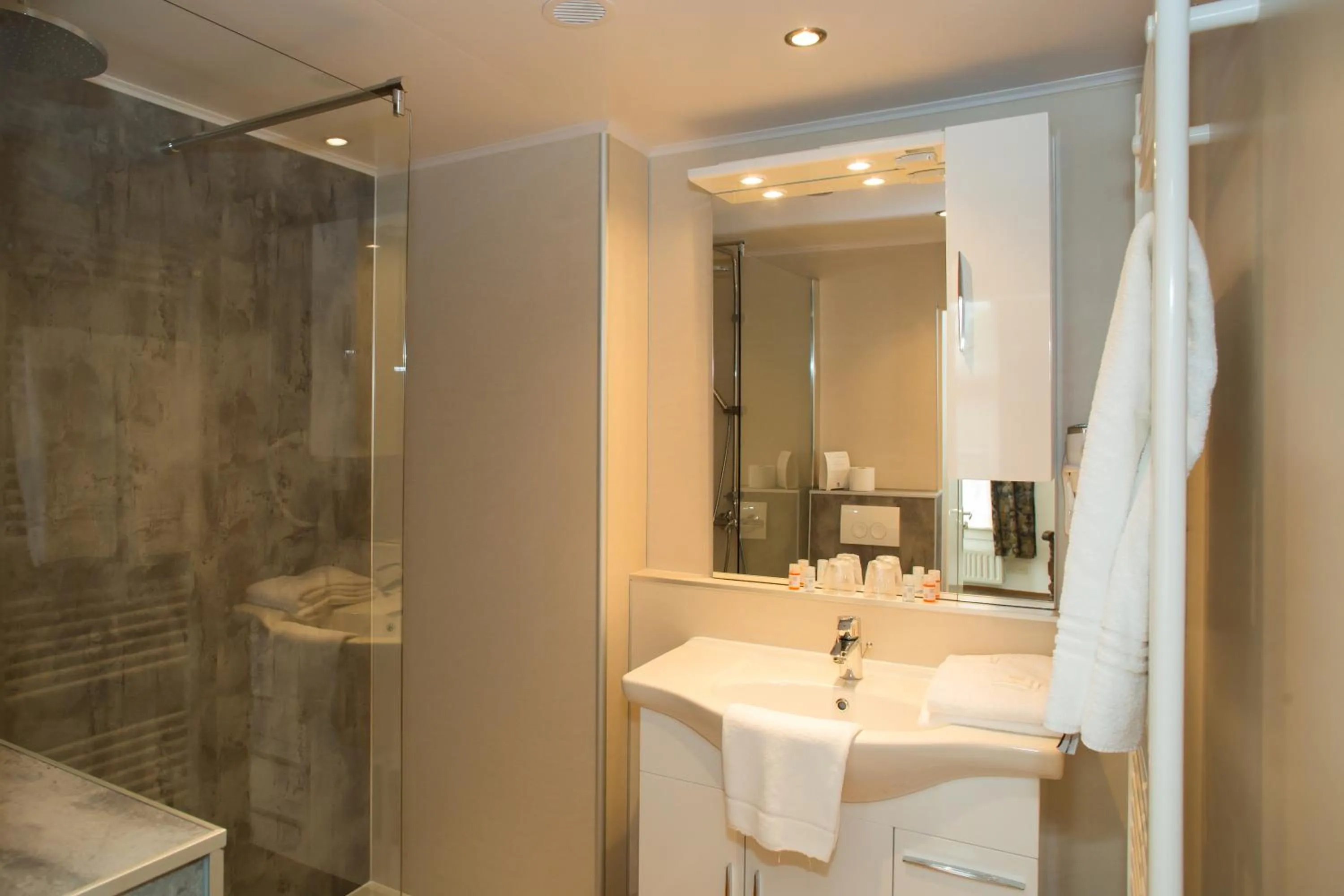 Bathroom in Landhotel De Hoofdige Boer