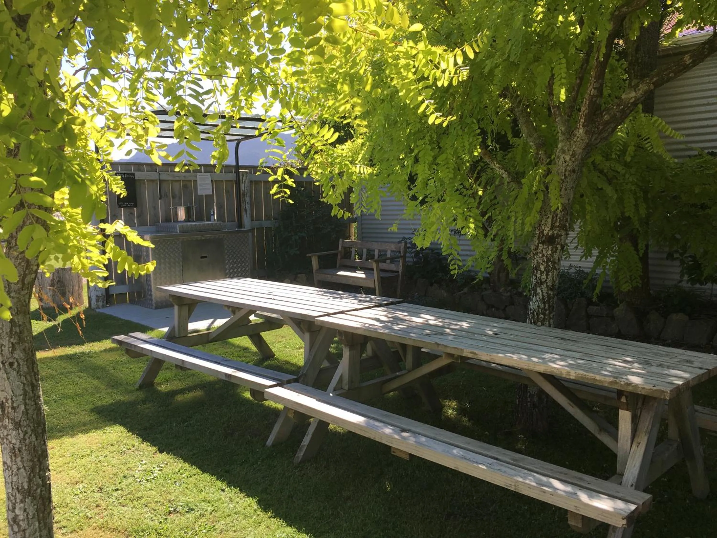 BBQ facilities in Collingwood Park Motel