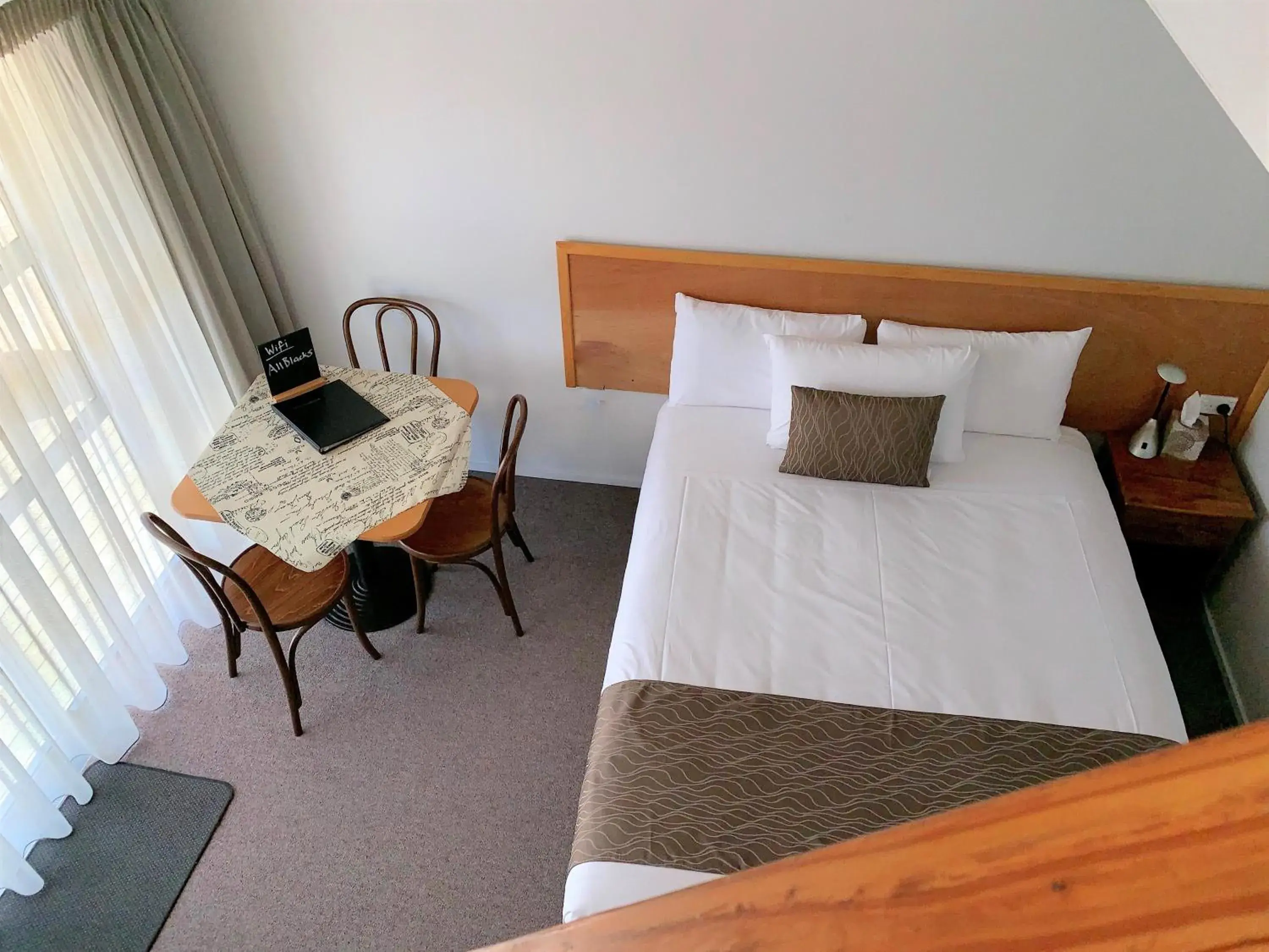 Studio - Split Level in Collingwood Park Motel Studio - Split Level in Collingwood Park Motel