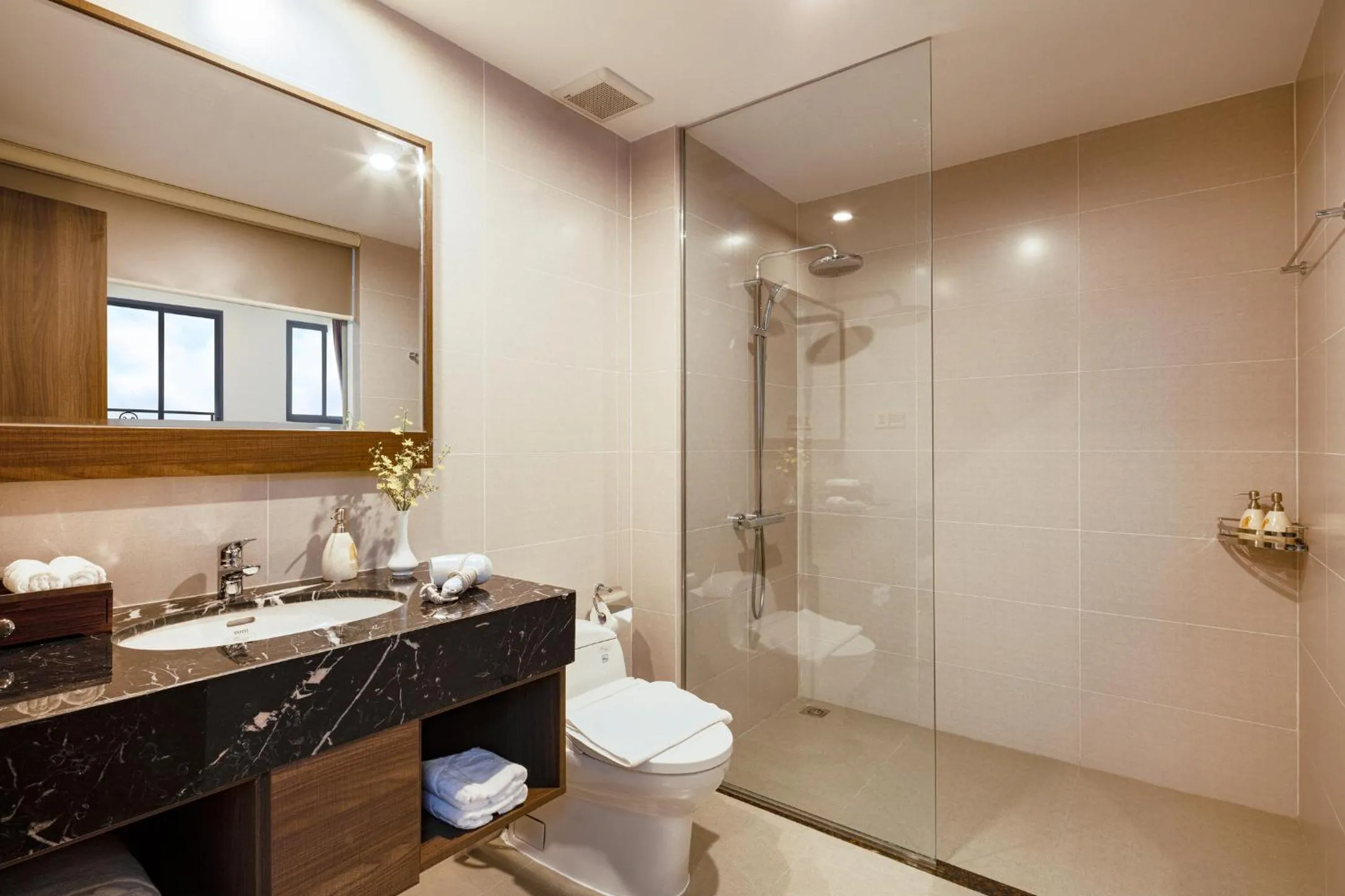 Shower in Daphovina Hotel