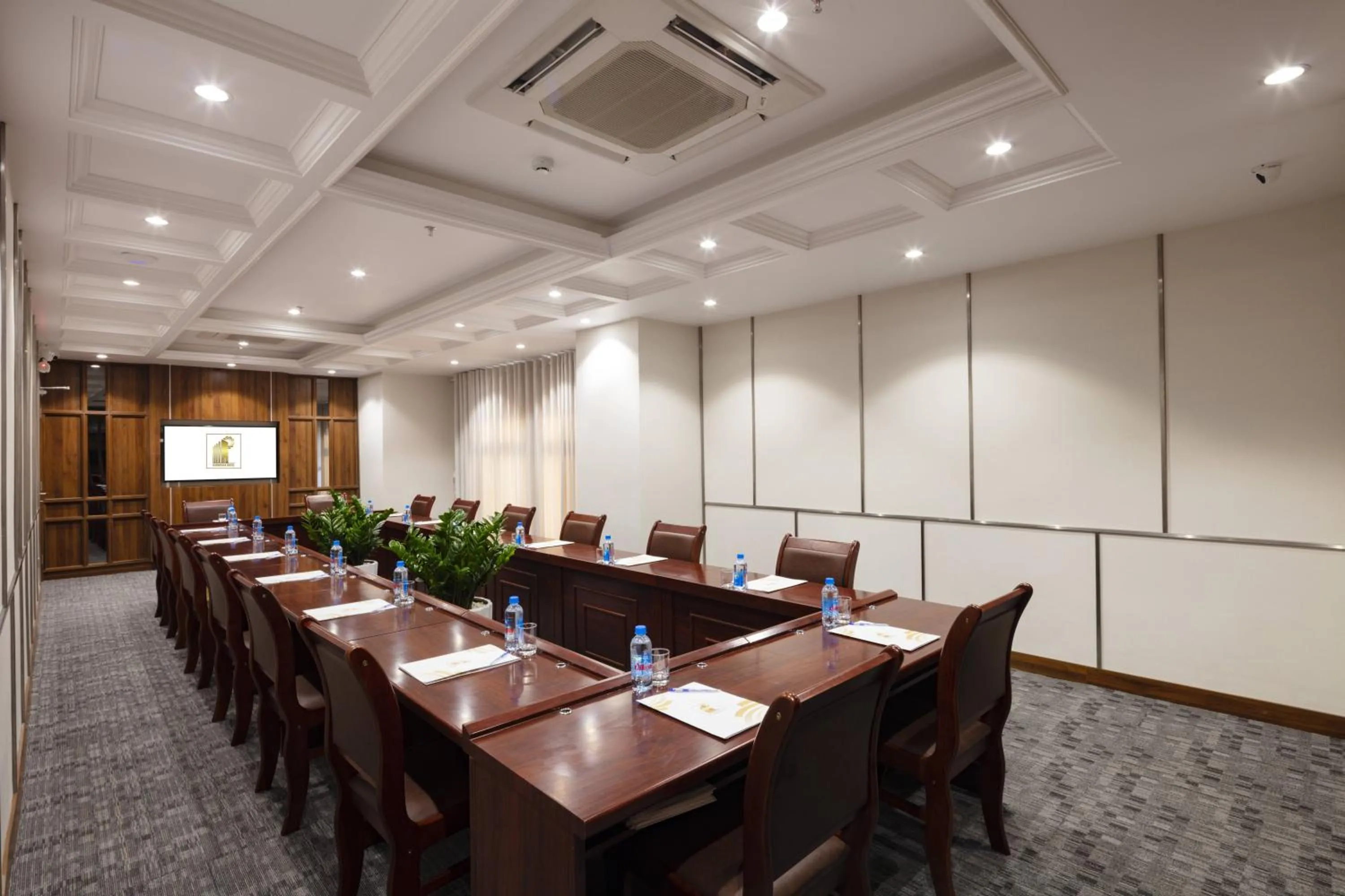 Meeting/conference room in Daphovina Hotel