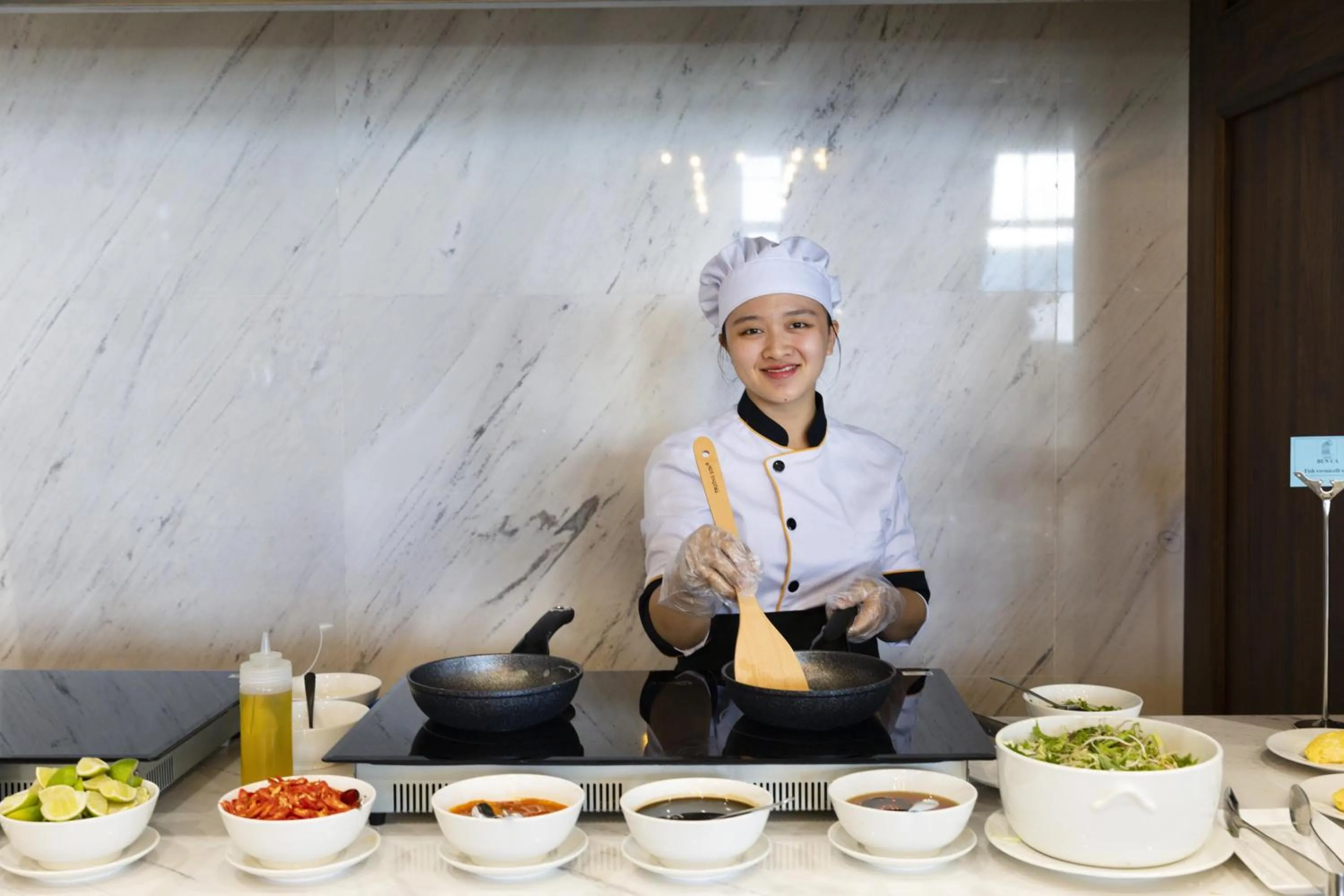 Restaurant/places to eat in Daphovina Hotel