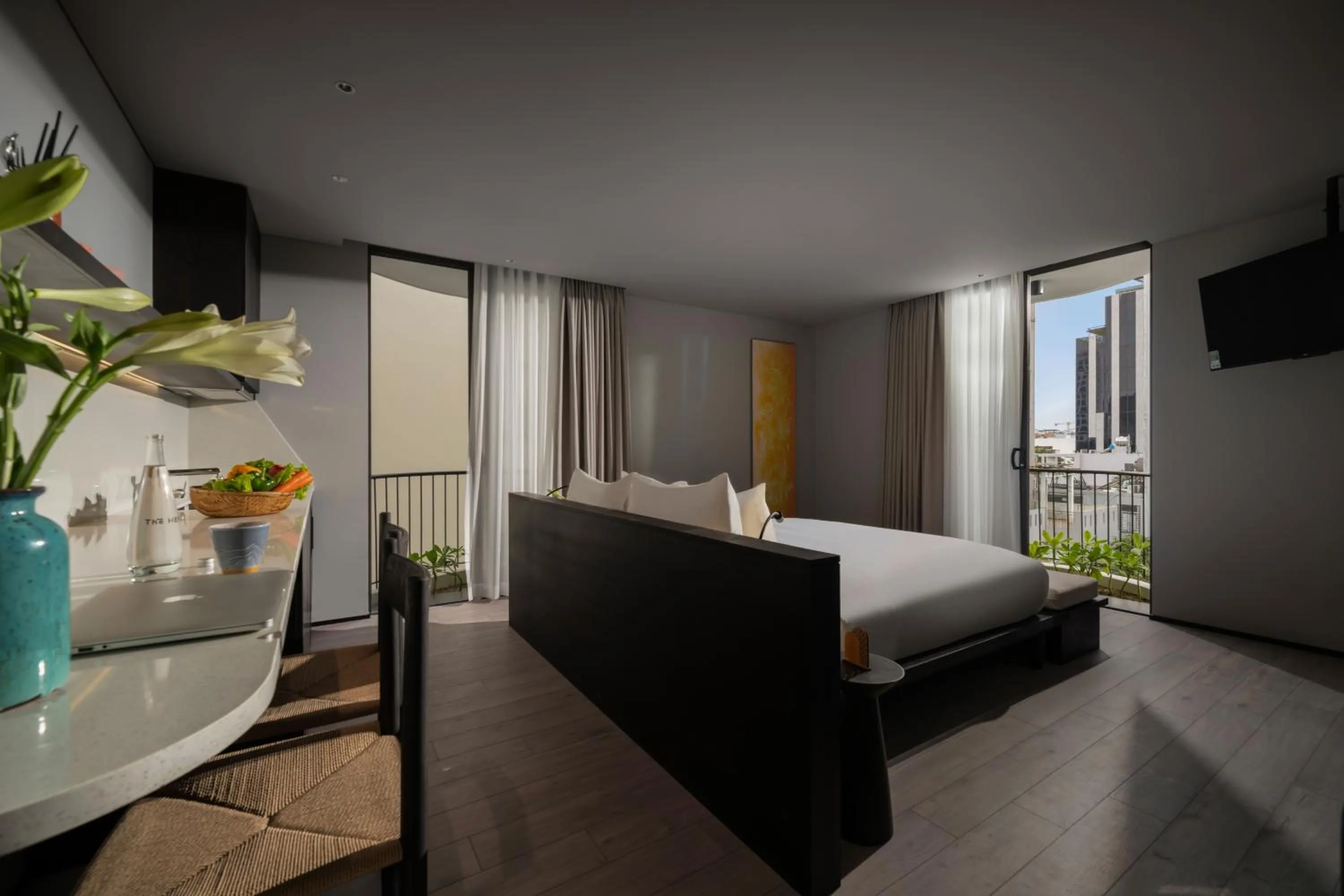 Communal lounge/ TV room, Bed in Thè HEM Hotel and Apartment