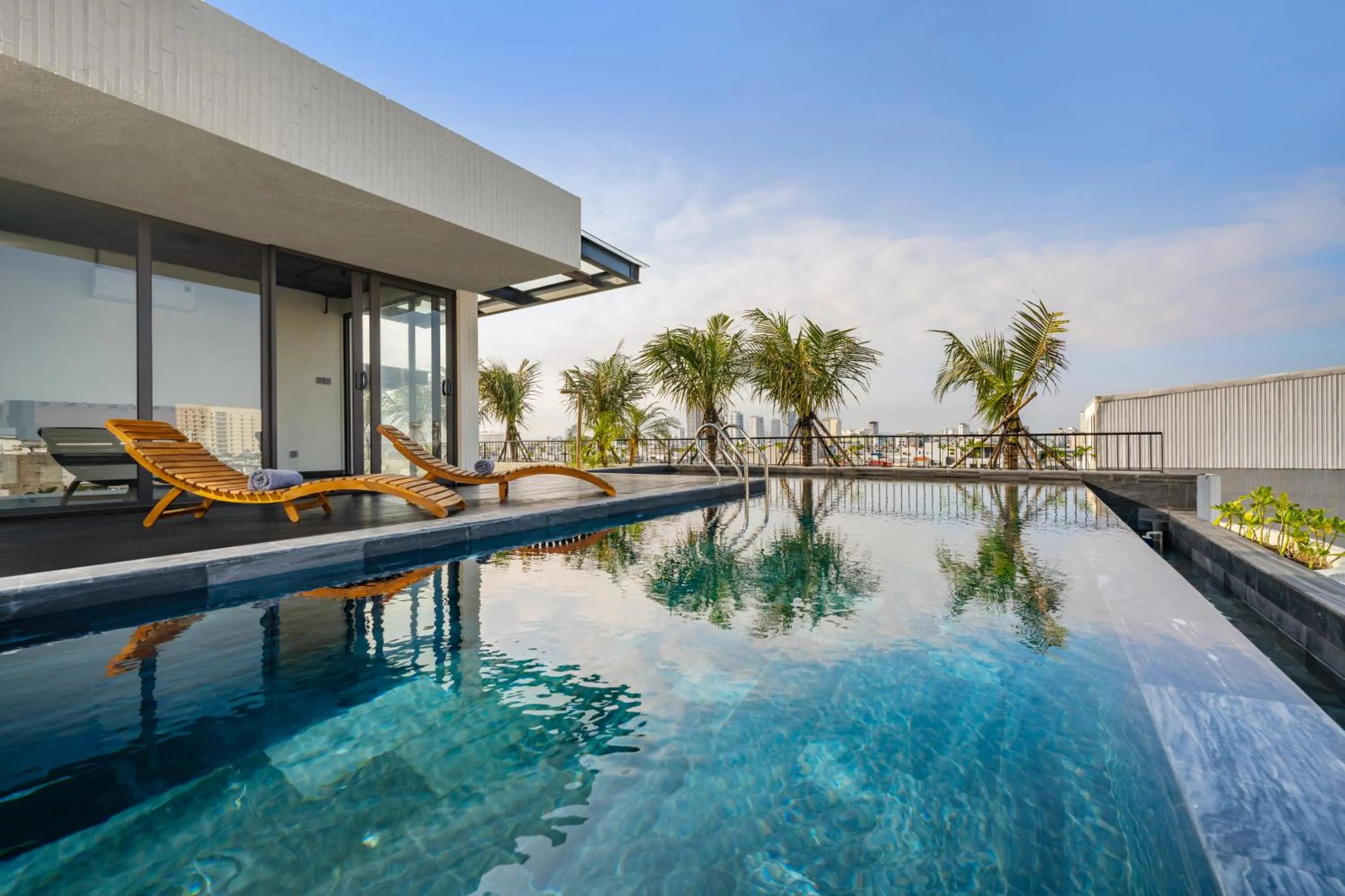 Day in Thè HEM Hotel and Apartment