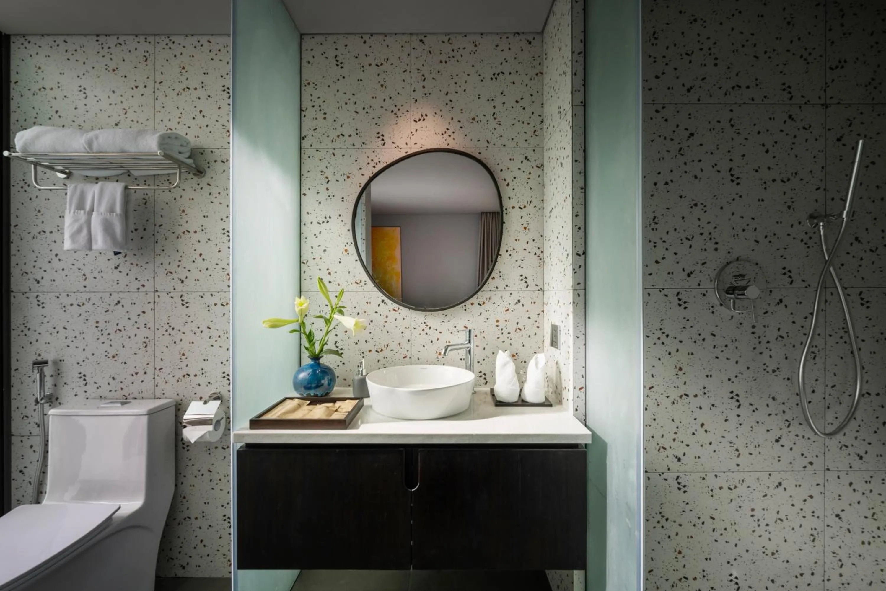 Toilet in Thè HEM Hotel and Apartment