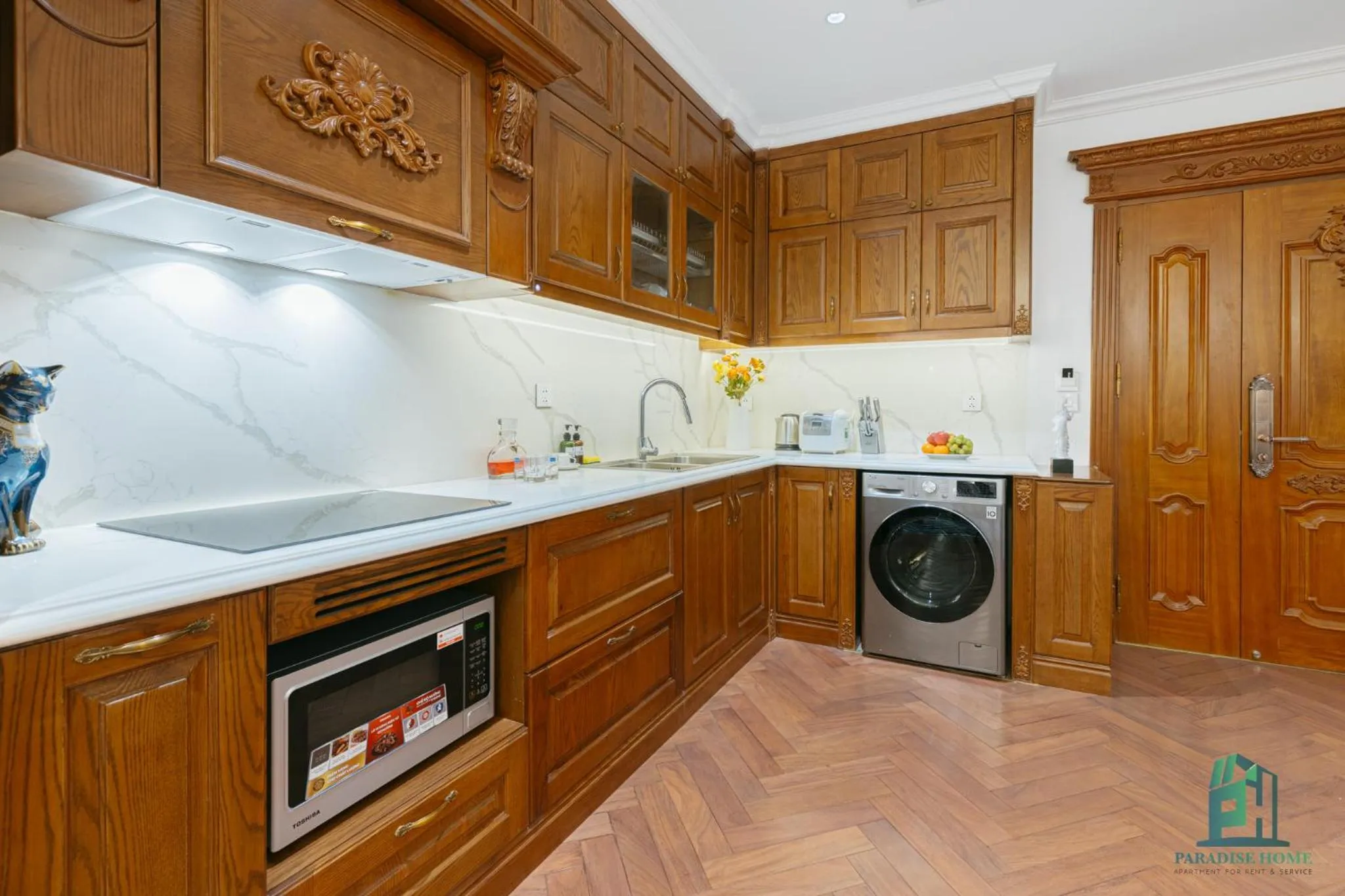 Kitchen or kitchenette in Luxe Paradise Suite Hotel Trich Sai