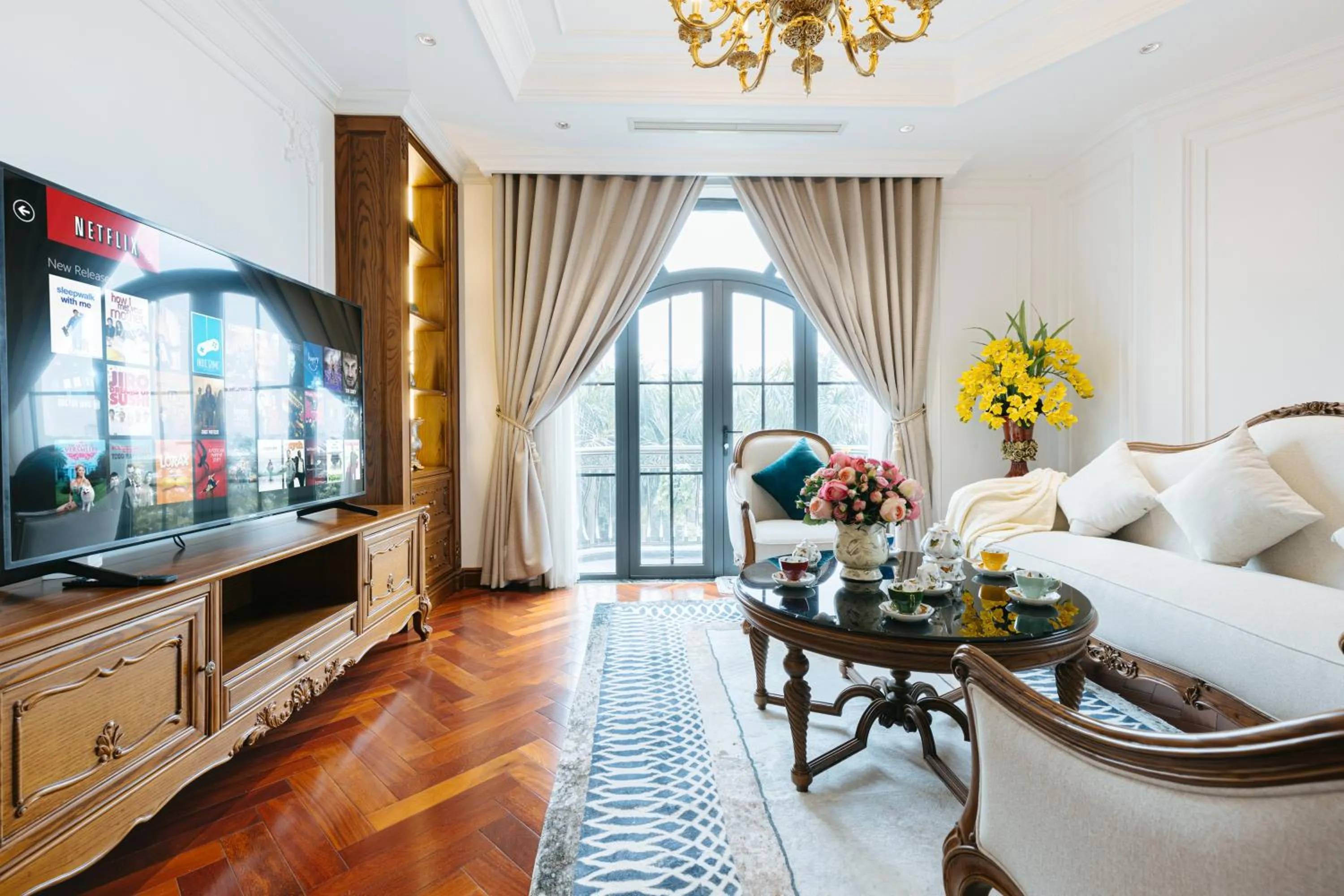 Living room in Luxe Paradise Suite Hotel Trich Sai