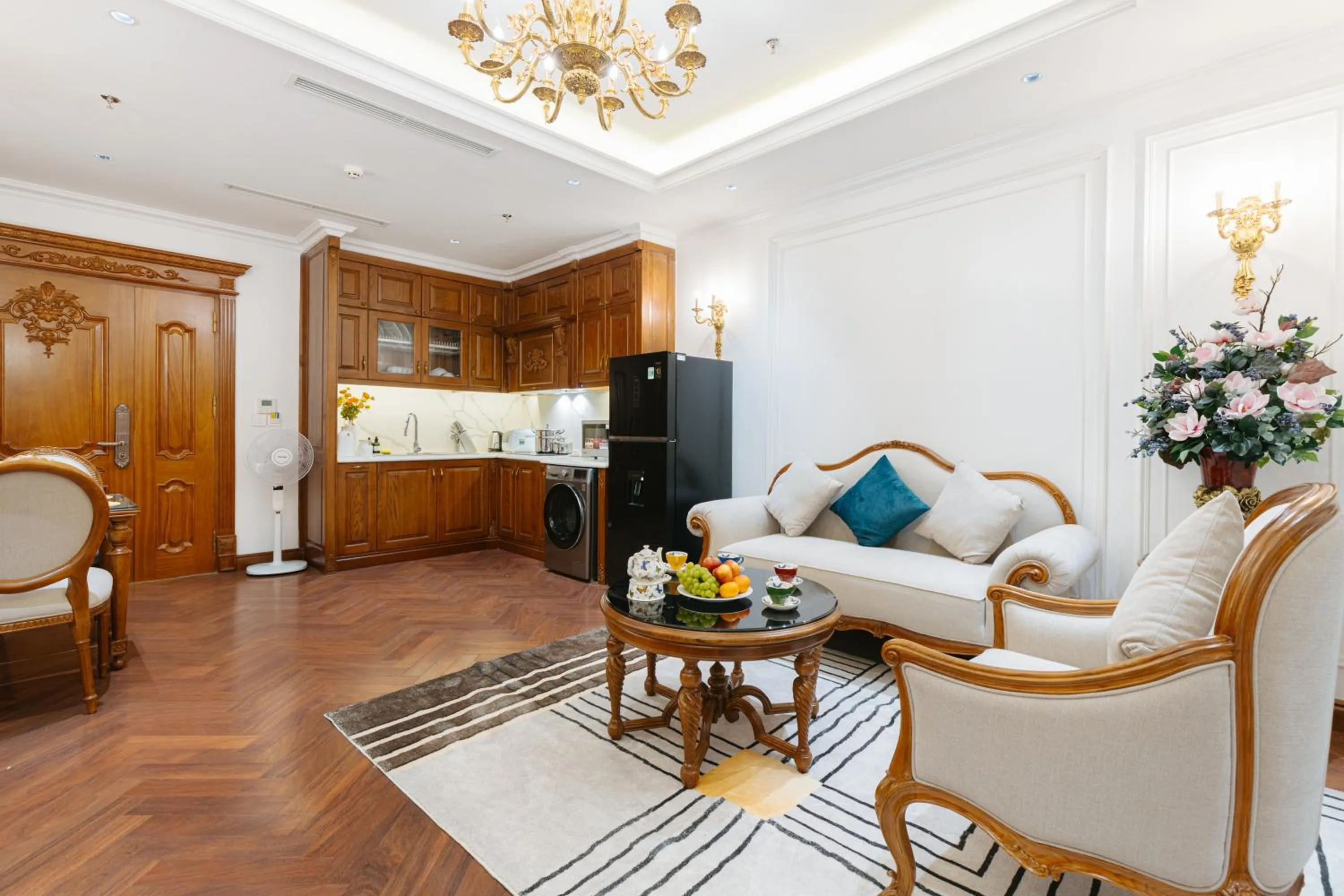 Seating area in Luxe Paradise Suite Hotel Trich Sai