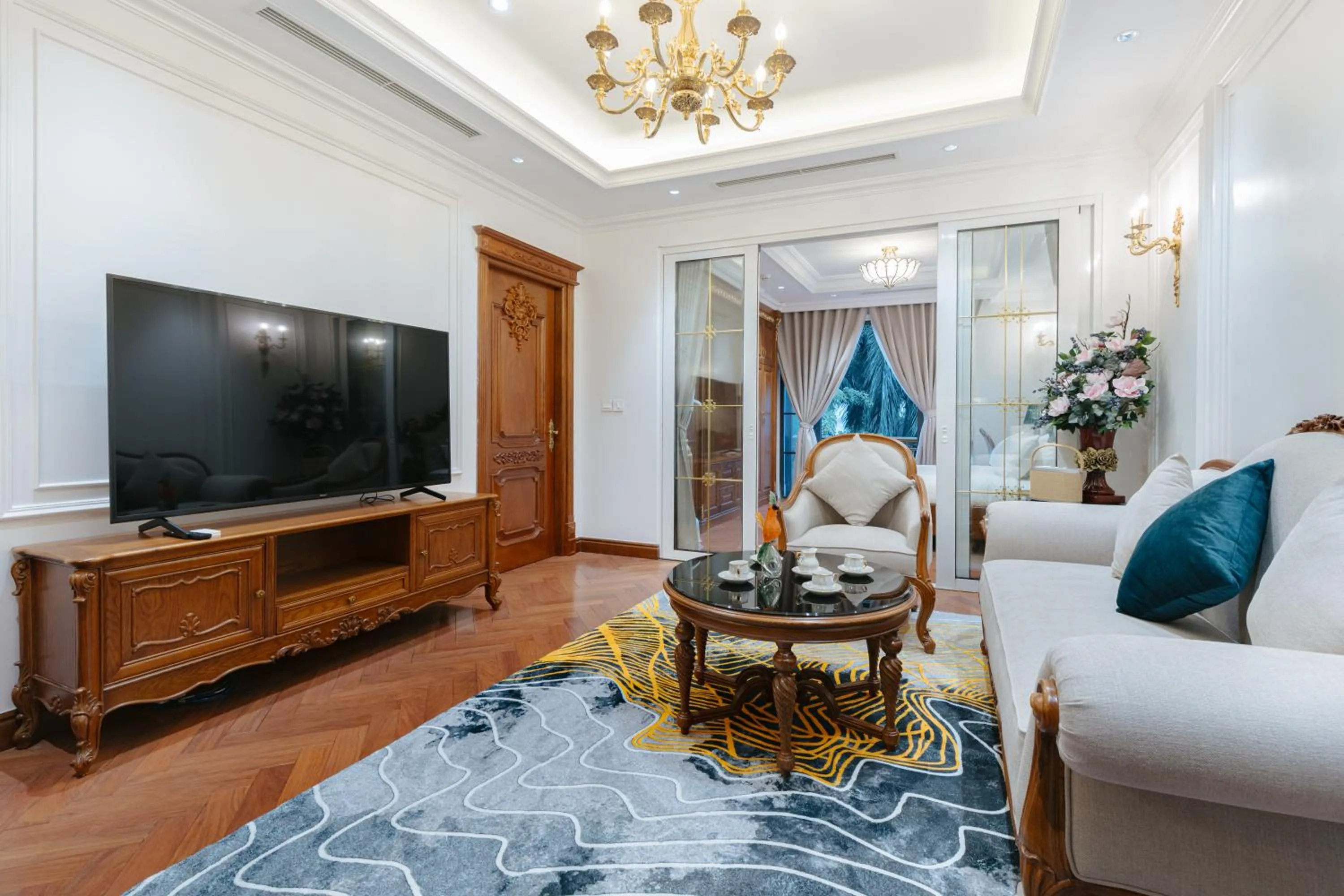 Living room in Luxe Paradise Suite Hotel Trich Sai