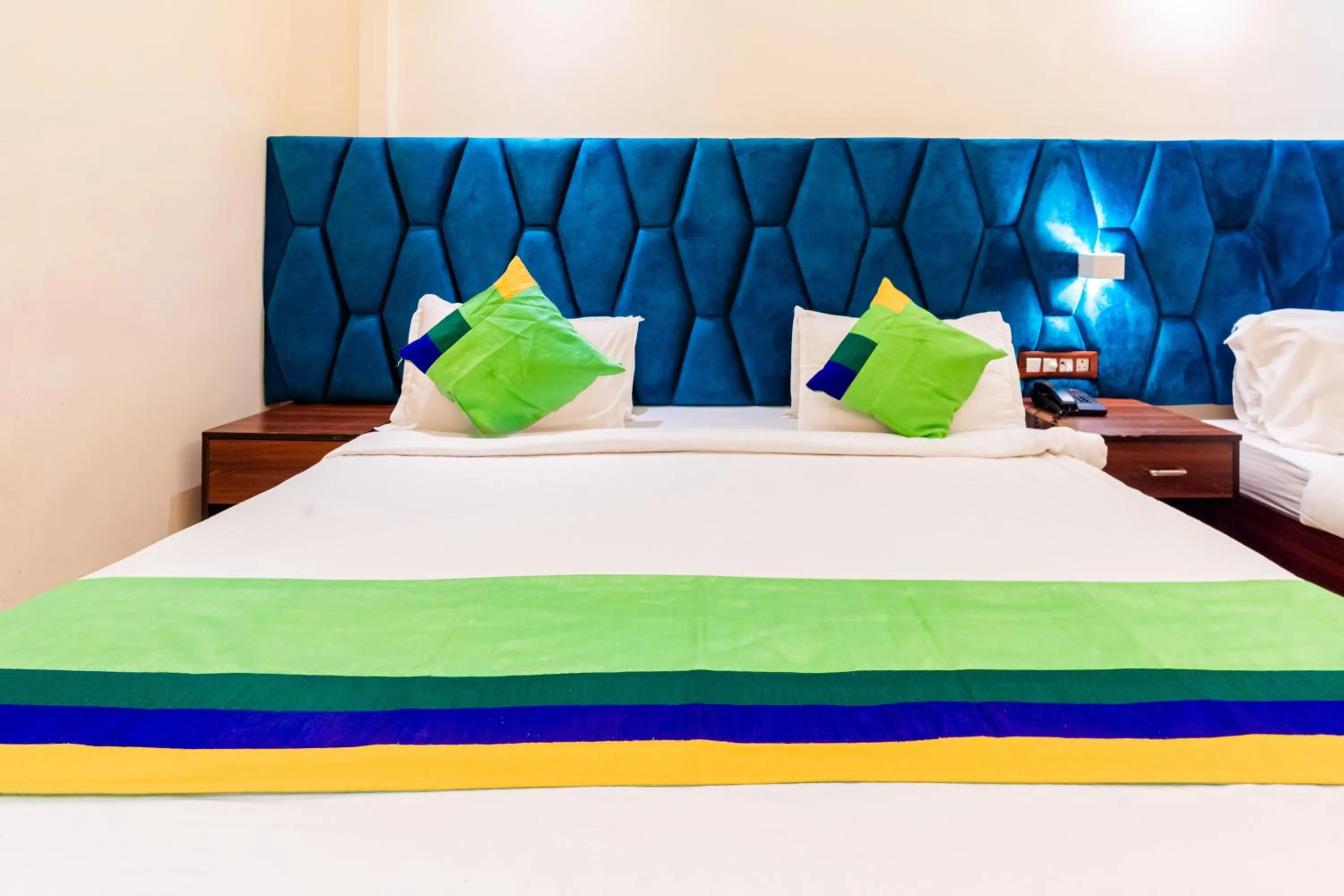 Bedroom, Bed in Treebo Express Inn