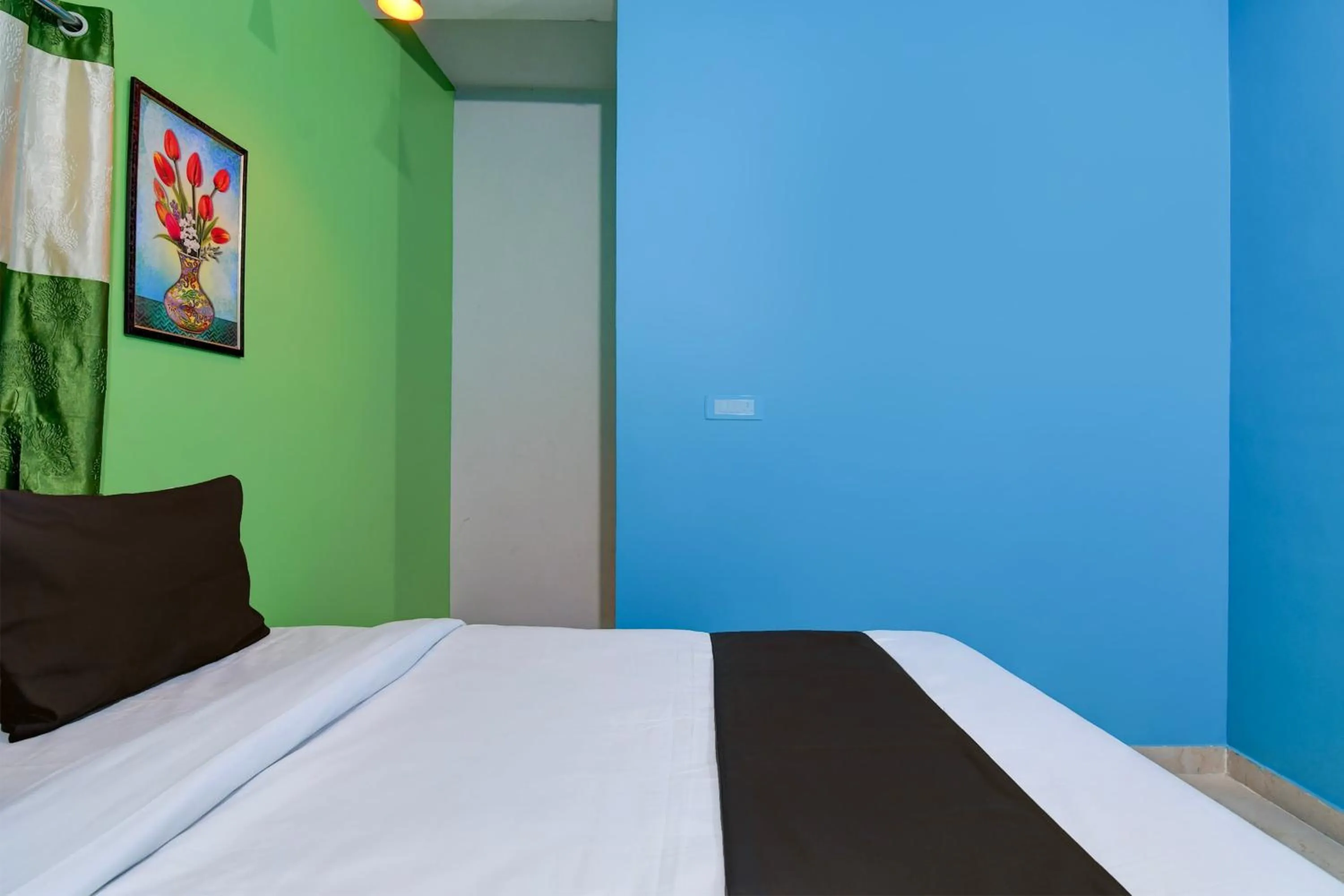 Bedroom, Bed in Hotel O Blue Valley