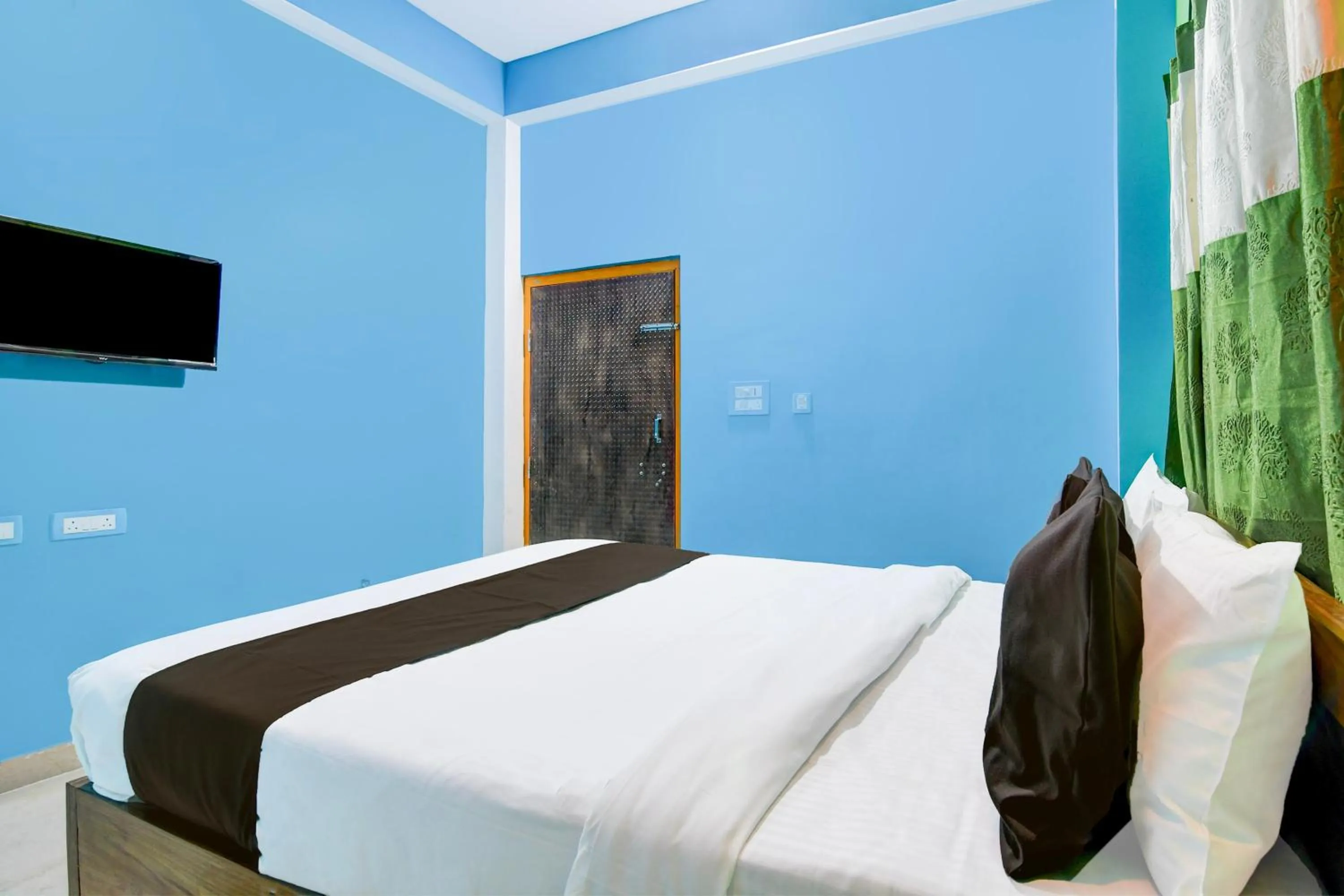 Bedroom, Bed in Super Hotel O Blue Valley