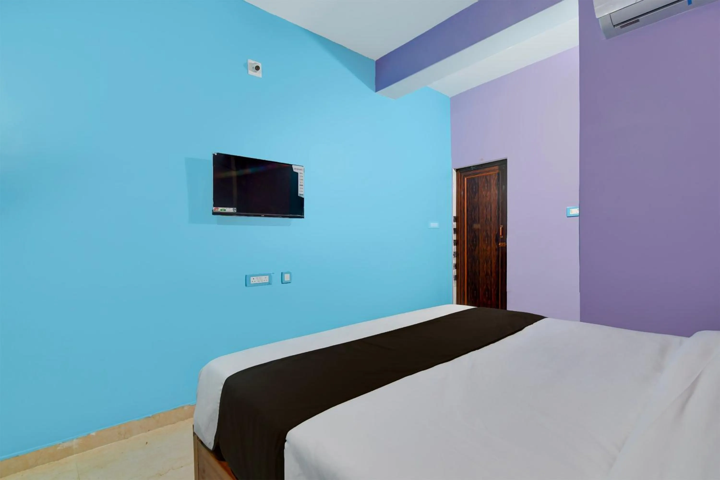 Bedroom, Bed in Hotel O Blue Valley