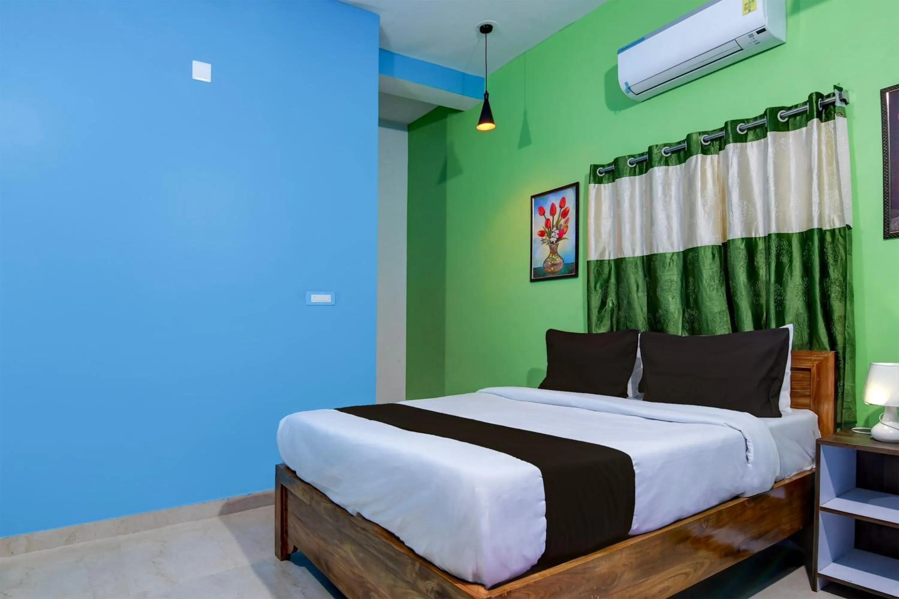 Bedroom, Bed in Hotel O Blue Valley