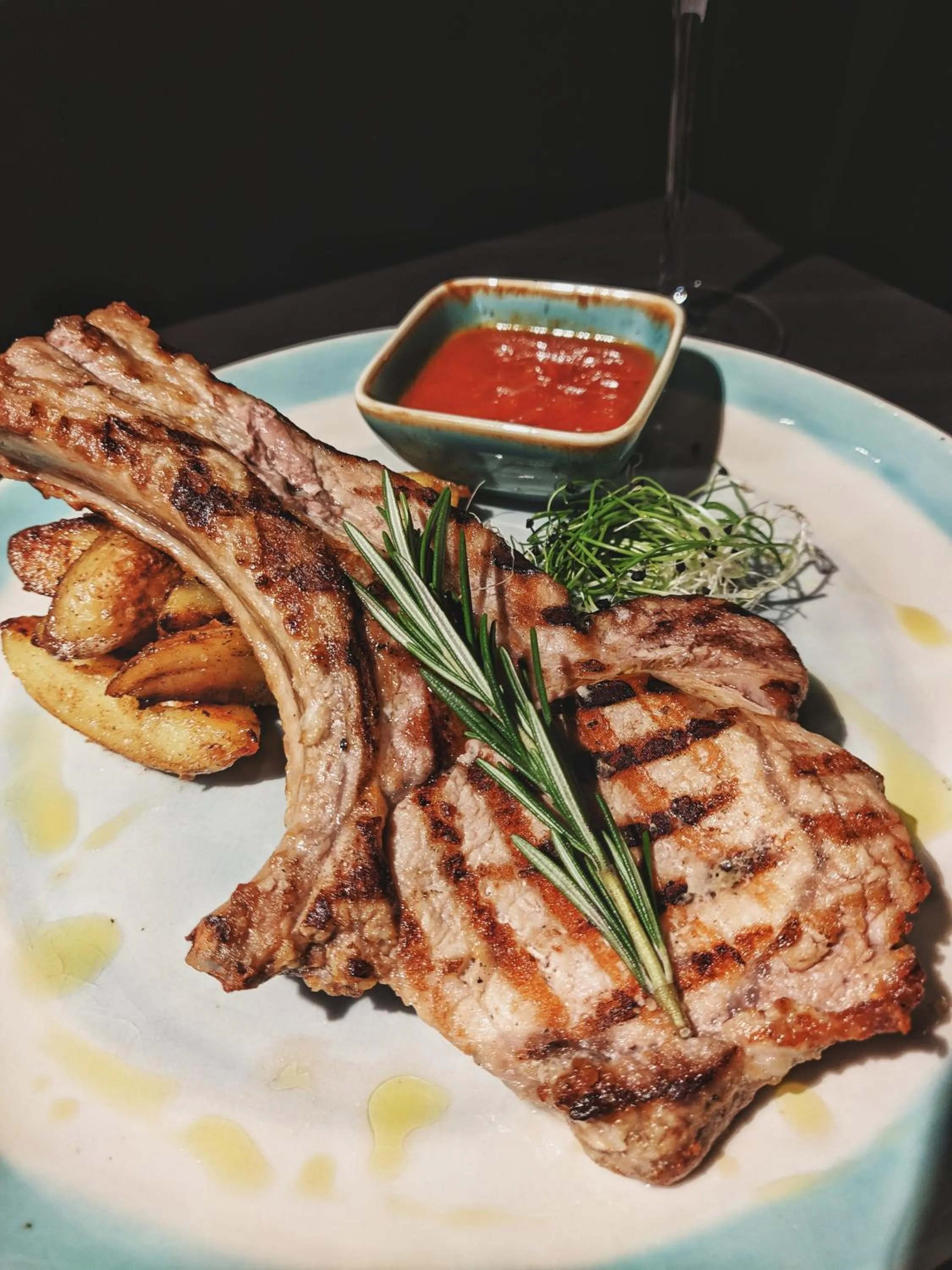 Restaurant/places to eat in ANGRAND HOTEL