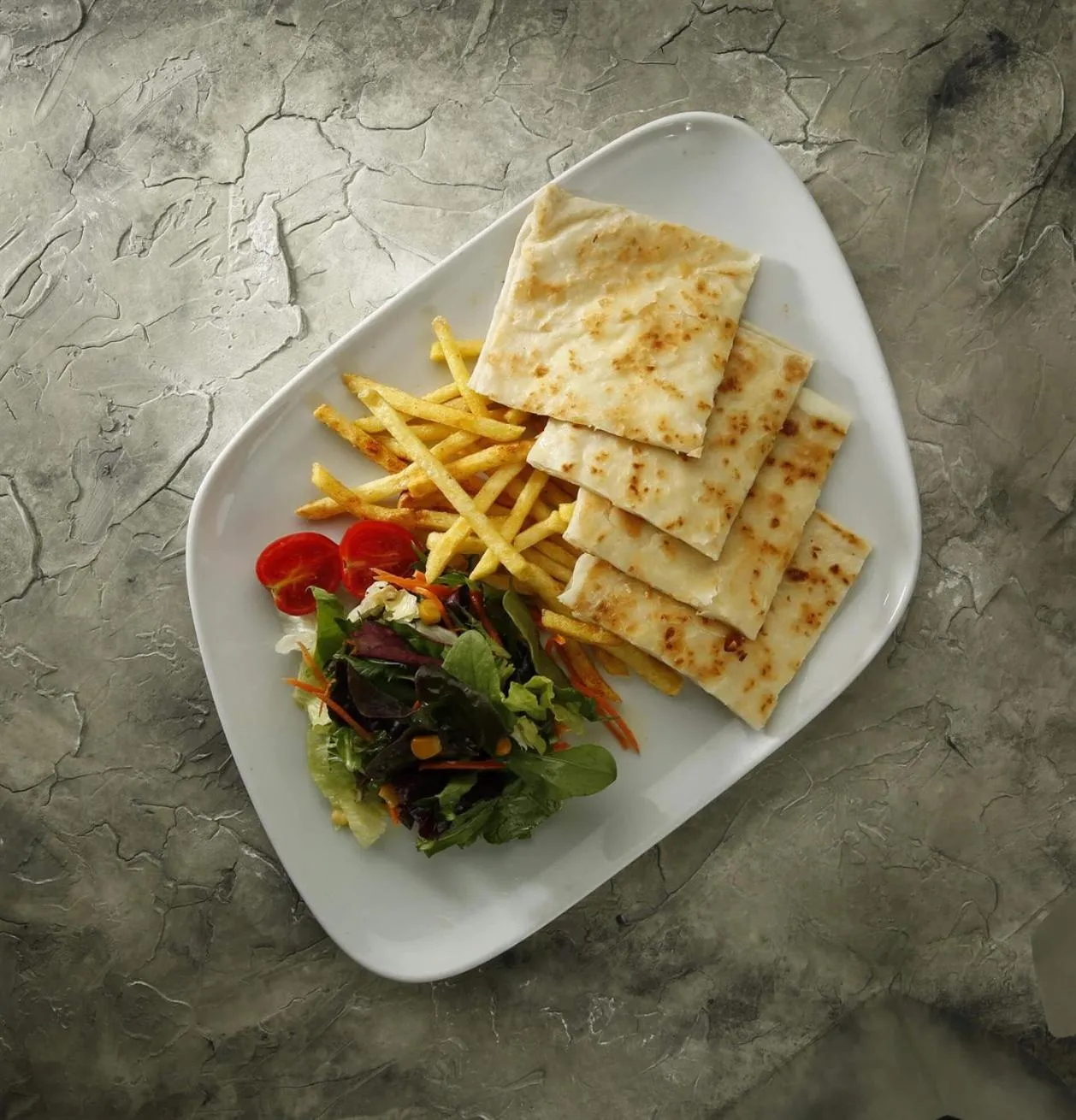 Restaurant/places to eat in ANGRAND HOTEL