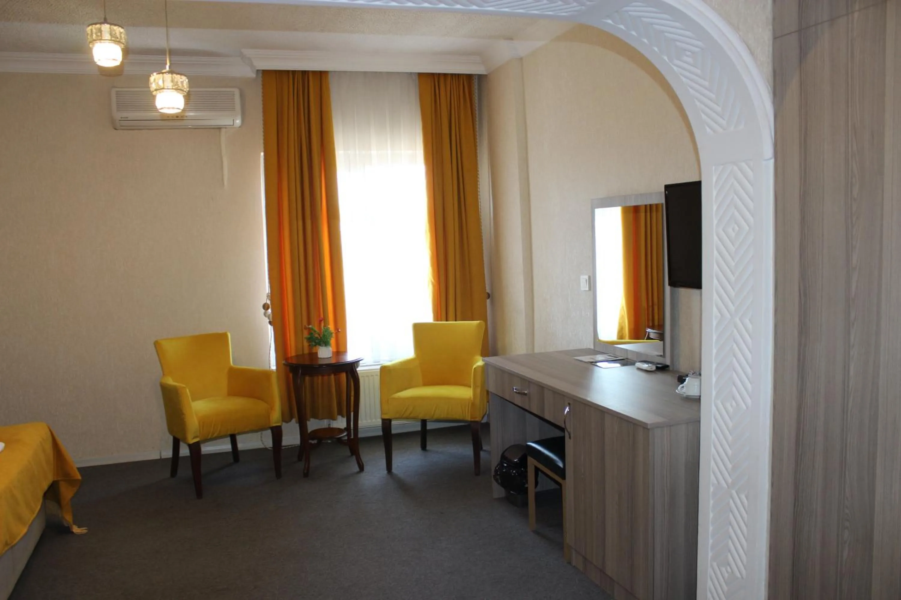 TV and multimedia in ANGRAND HOTEL