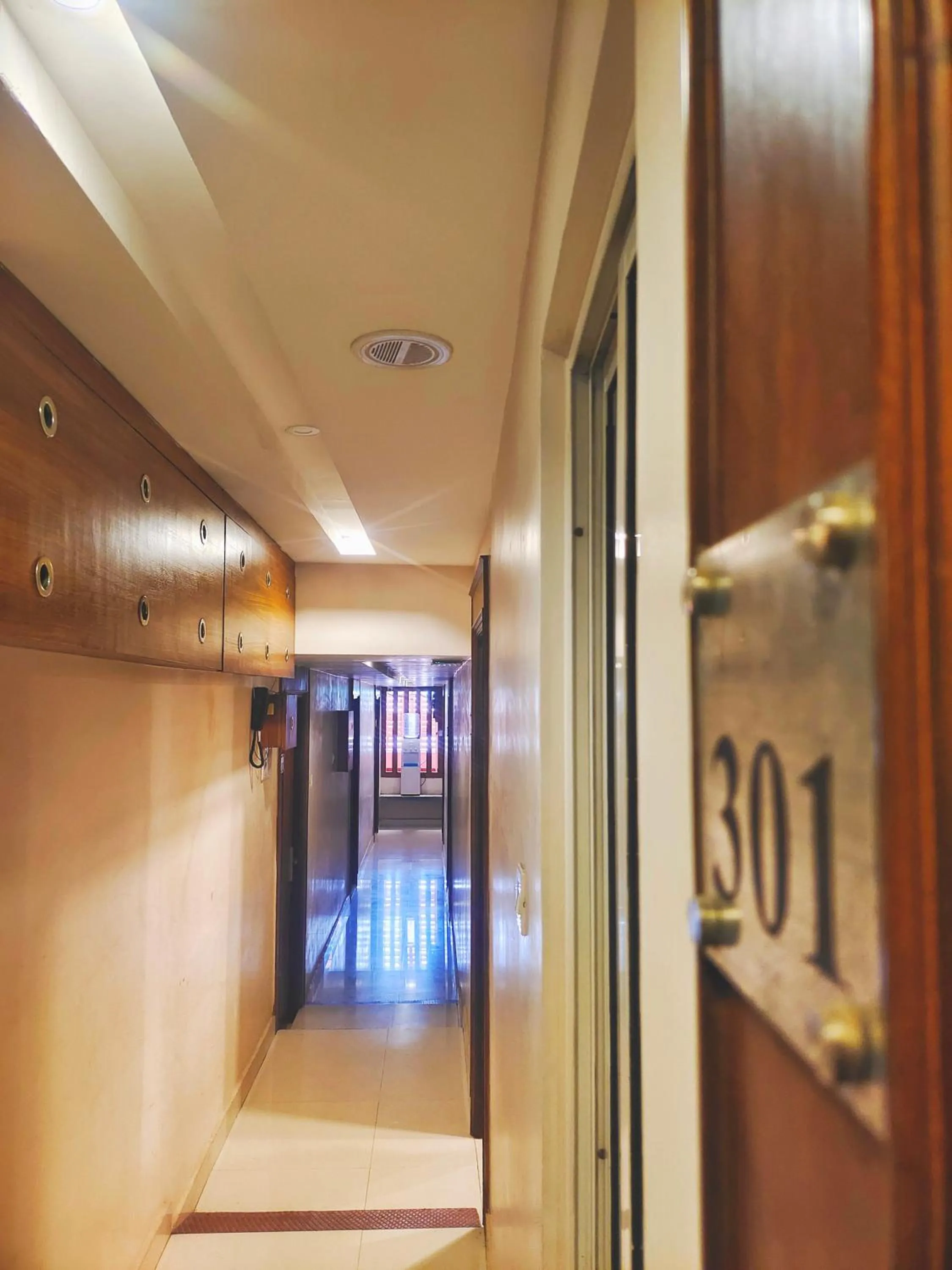 wardrobe in Santhi Bhavan, Chennai Central