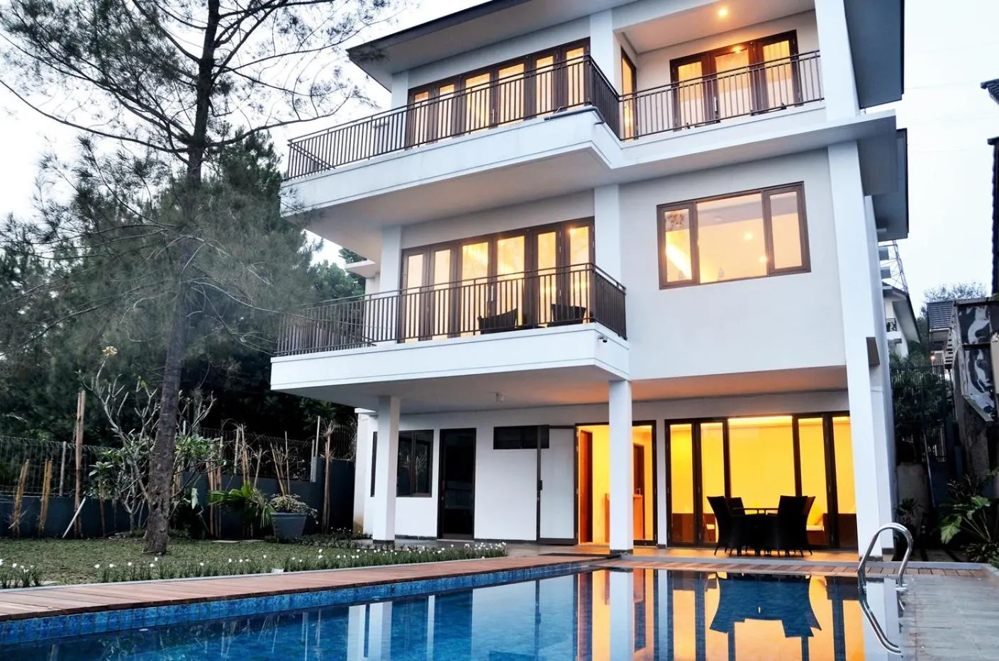 Property building in Breeze blows city view villa 5 bedrooms with a private swimming pool and a familly room