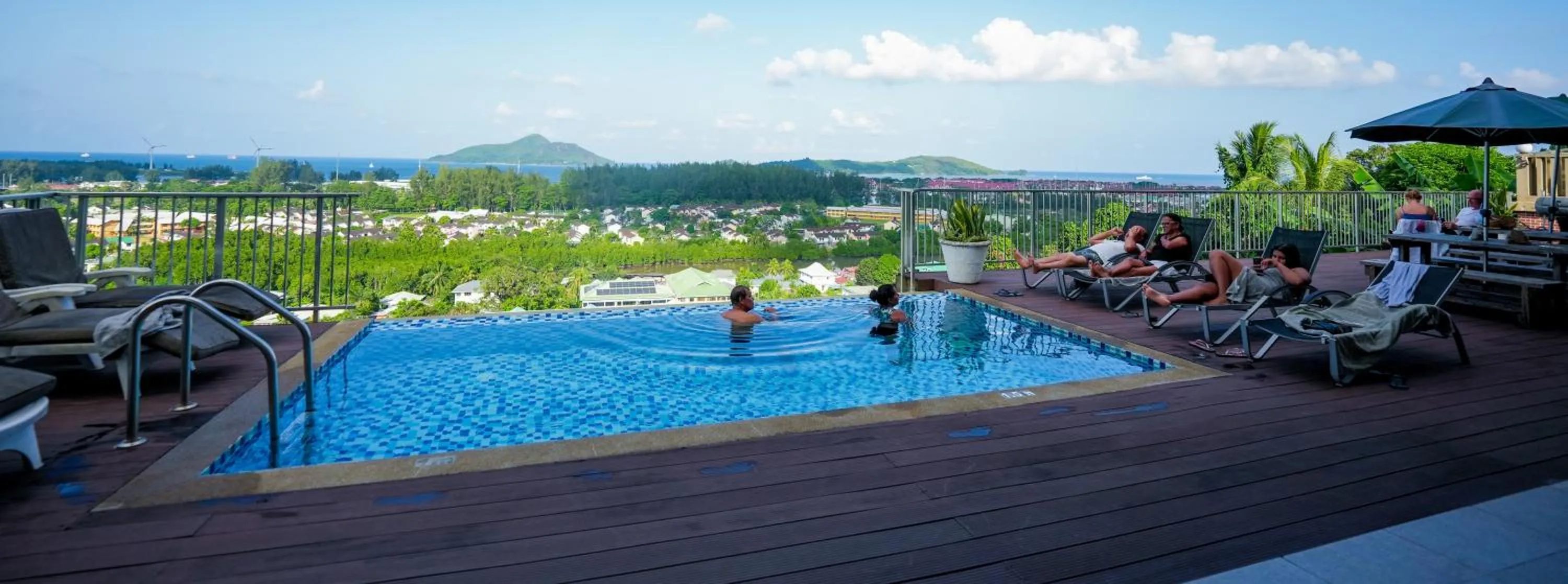 Day in The Ridge Residence