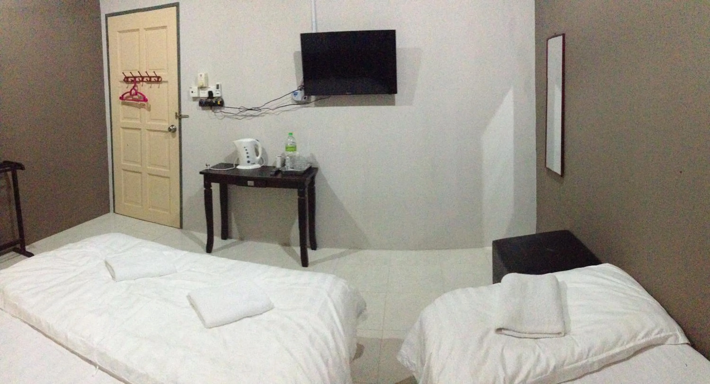 Bathroom, Bed in Semarak Beach Inn