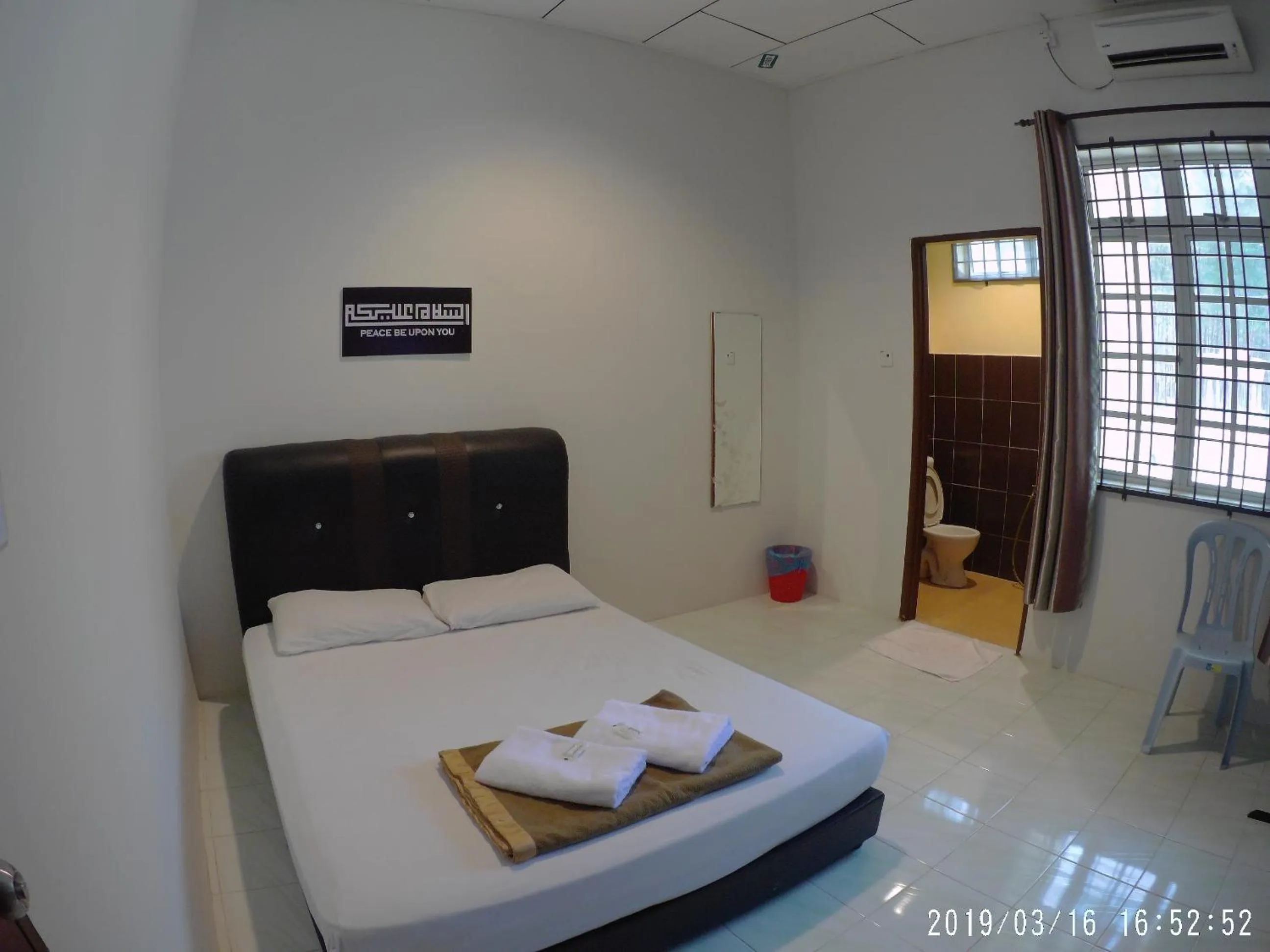 Photo of the whole room, Bed in Semarak Beach Inn