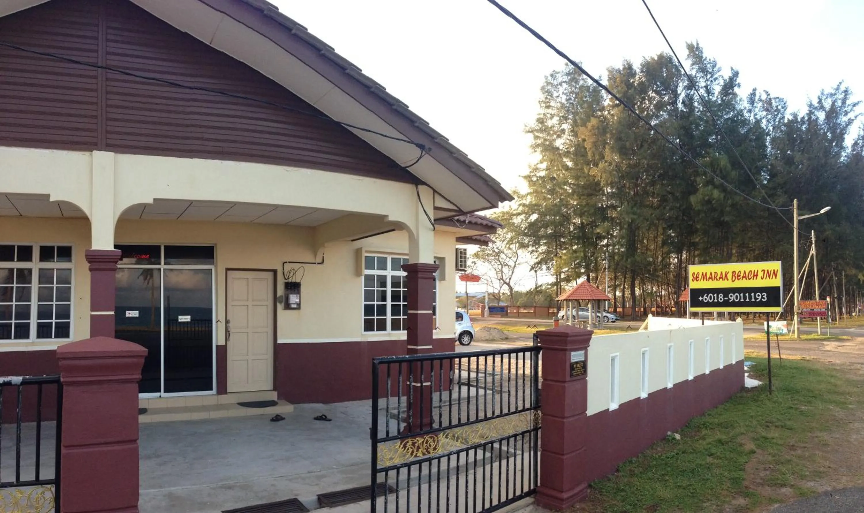Facade/entrance in Semarak Beach Inn