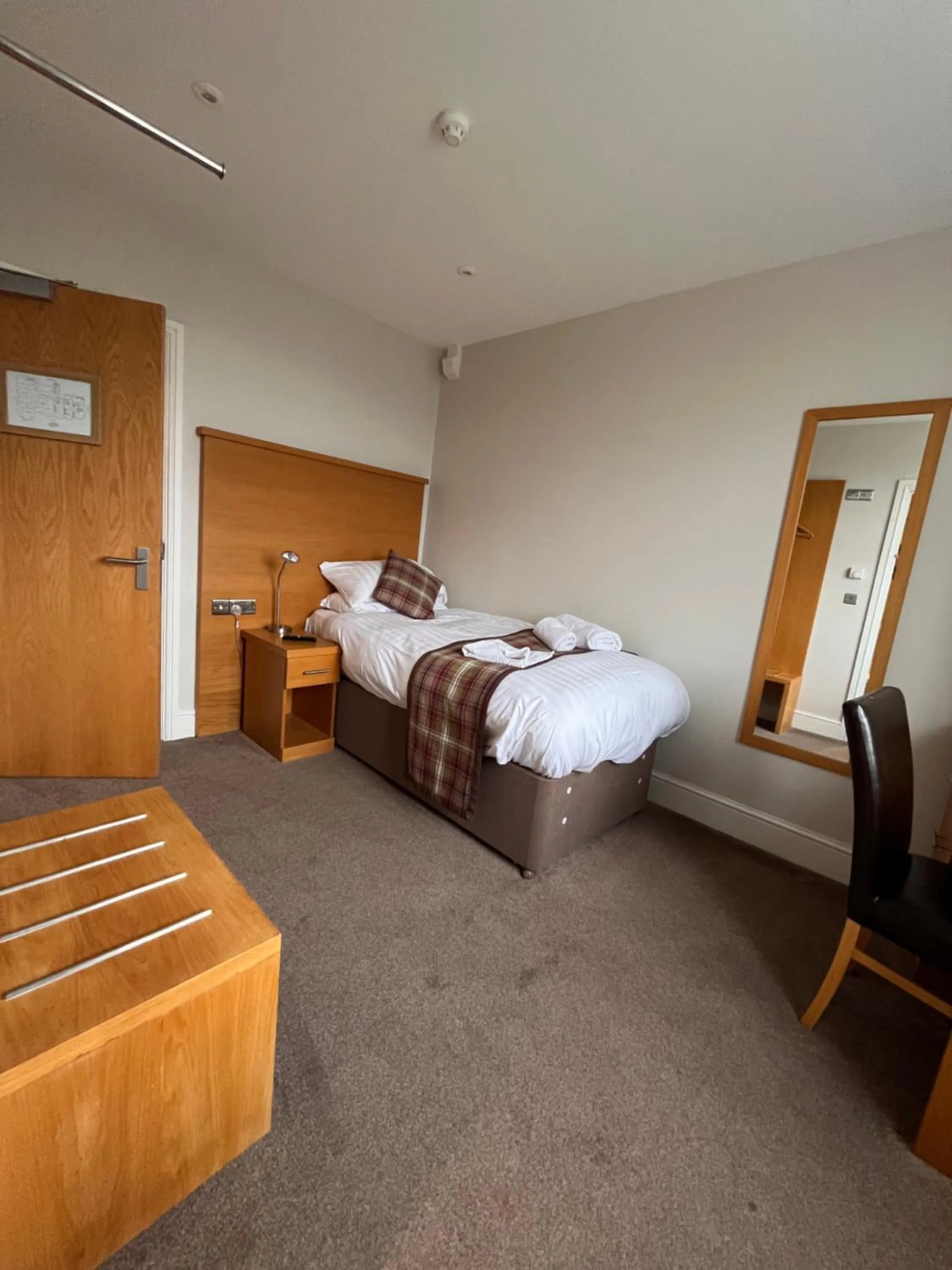 Bedroom, Bed in King Alfred Hotel