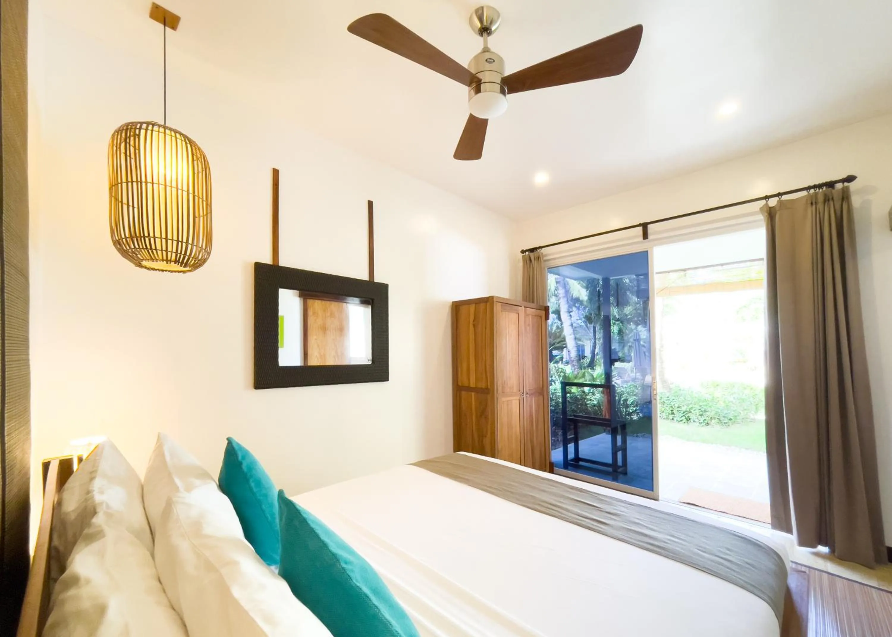 Bedroom, Bed in Cadlao Resort and Restaurant