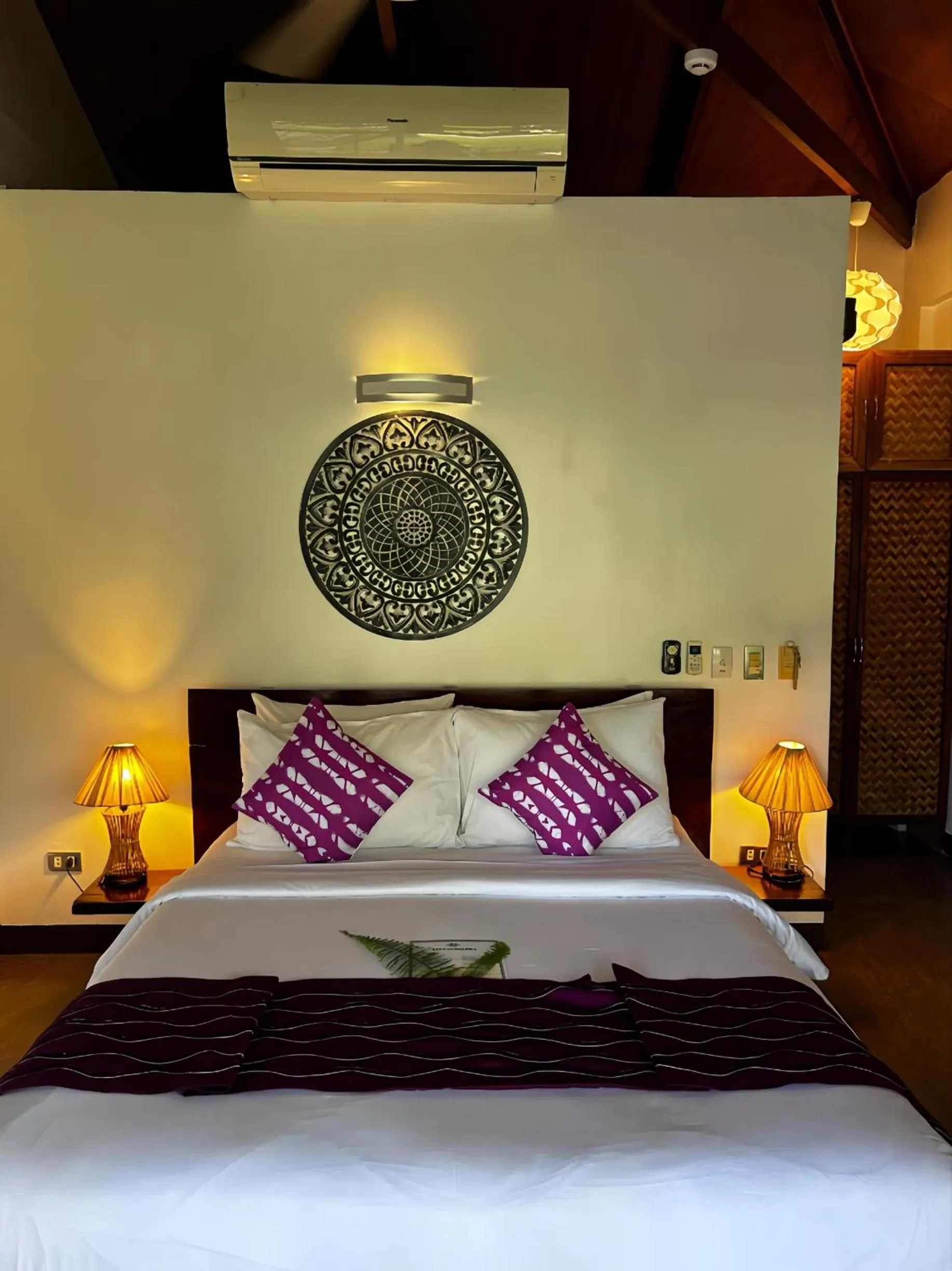 Bed in Cadlao Resort and Restaurant