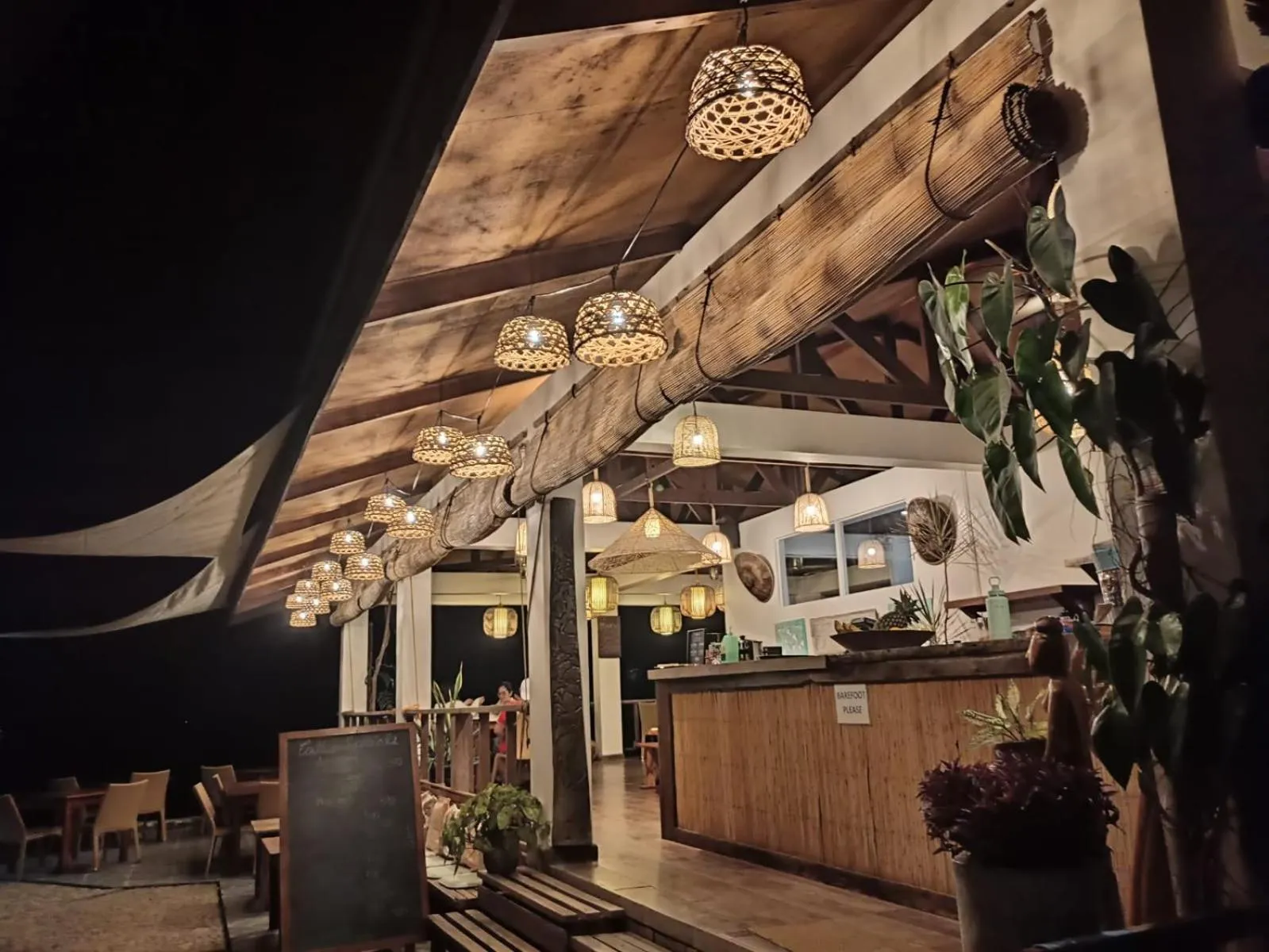 Restaurant/places to eat in Cadlao Resort and Restaurant