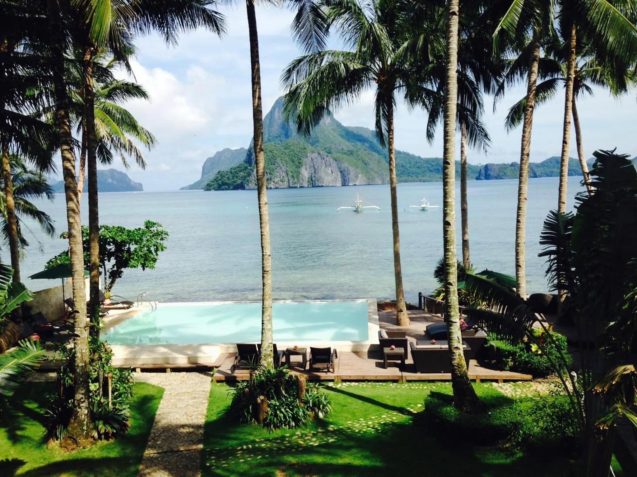 Swimming pool in Cadlao Resort and Restaurant
