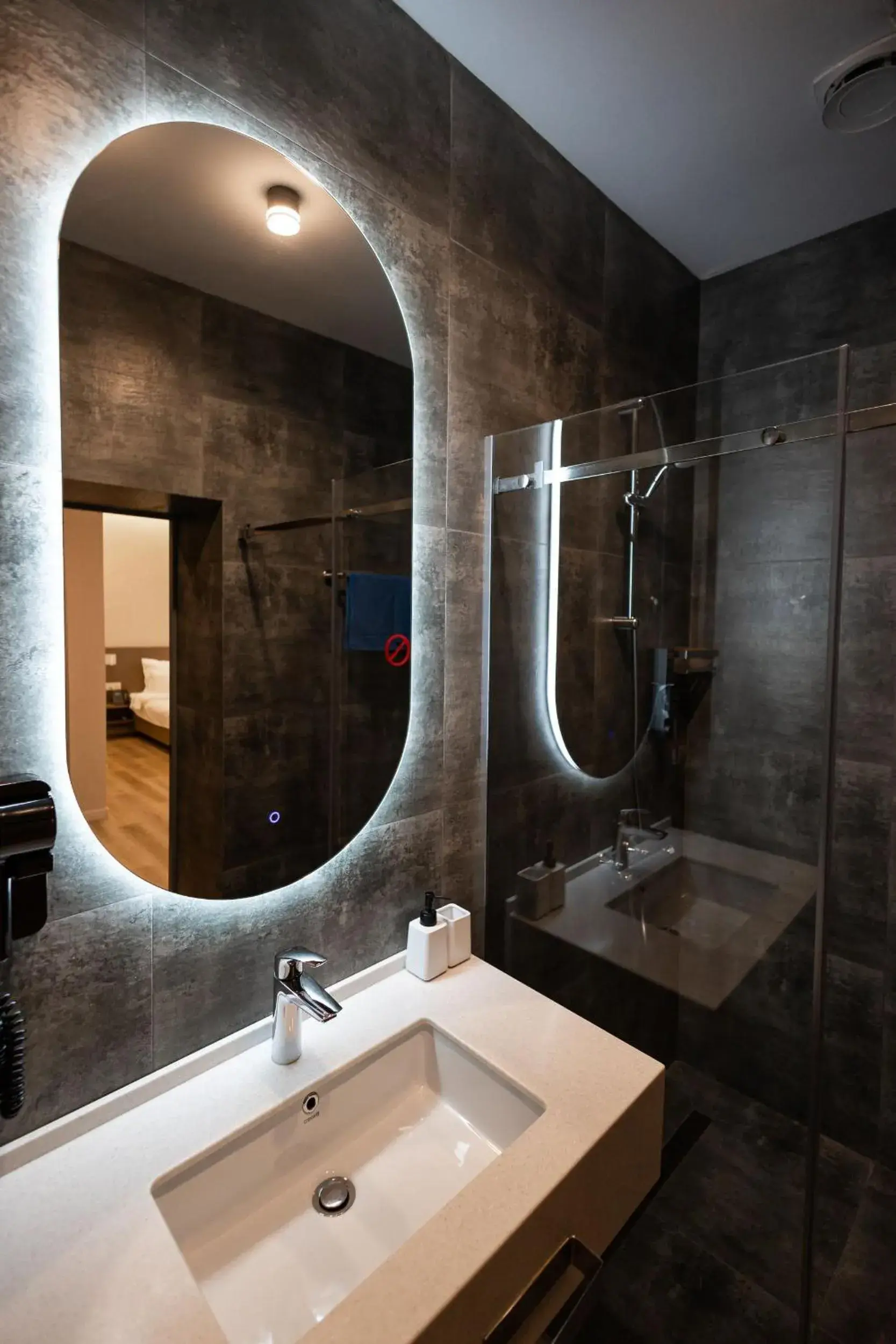 Family Room in Aston Hotel Family Room in Aston Hotel