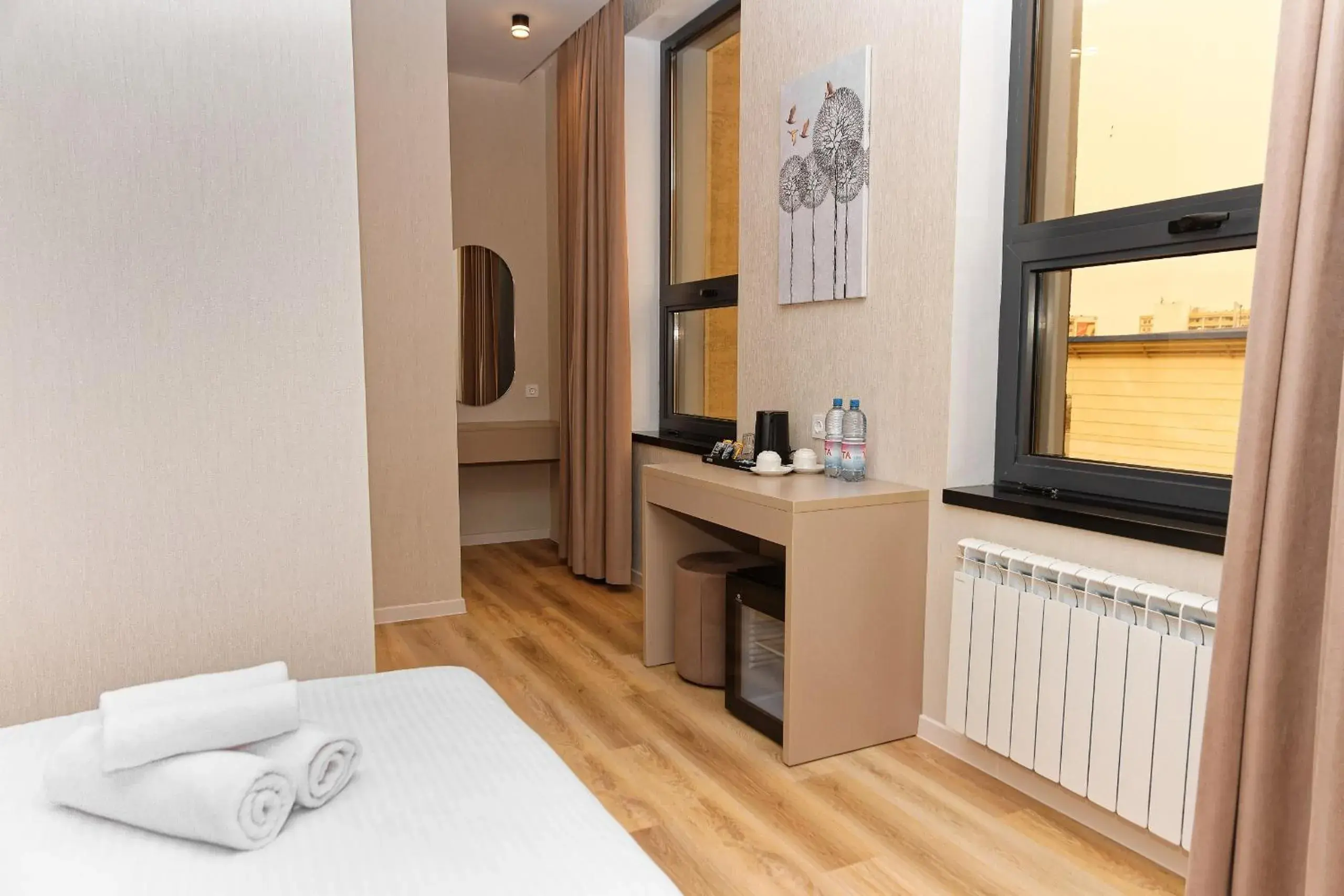 Standard King Room in Aston Hotel Standard King Room in Aston Hotel