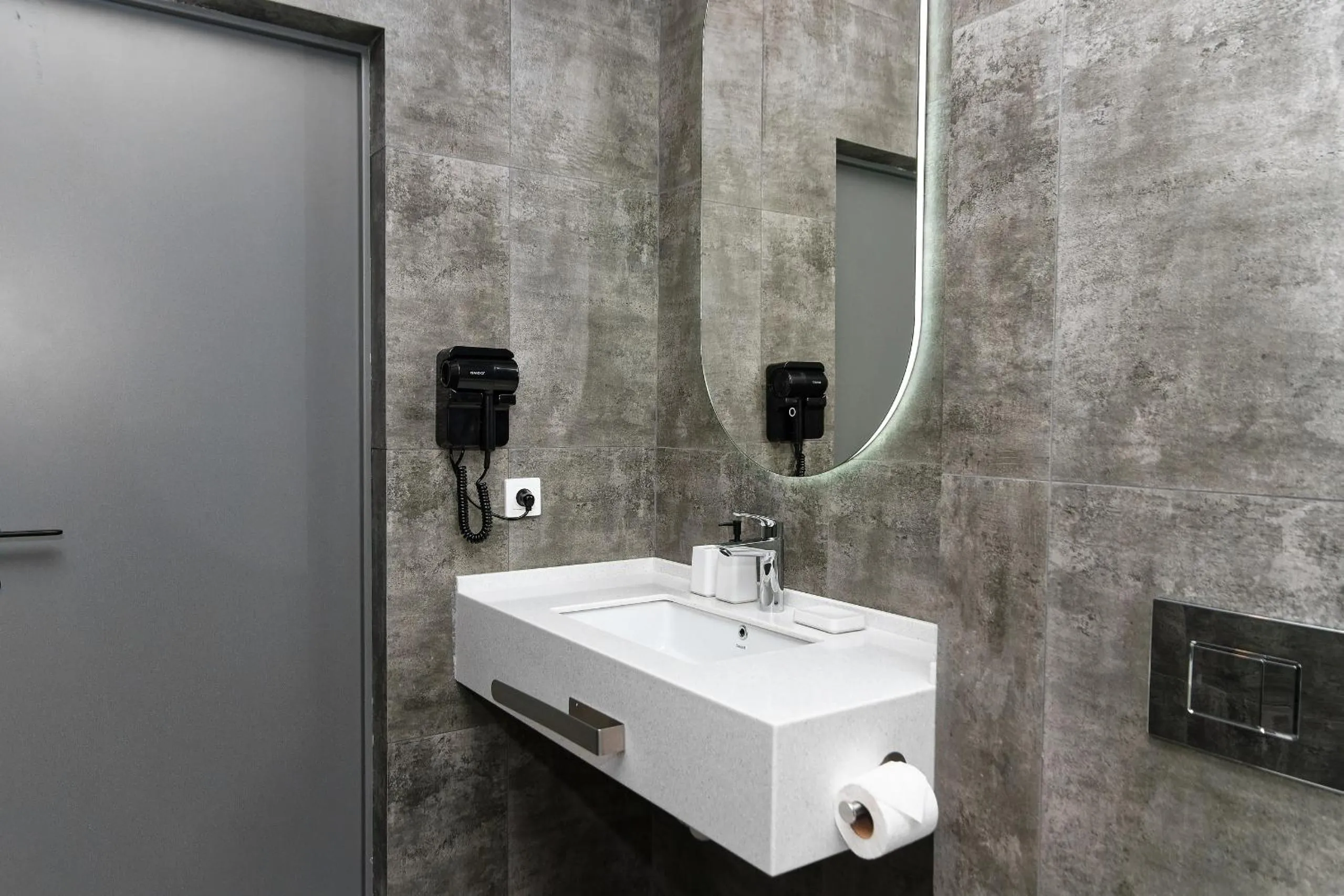 Bathroom in Aston Hotel