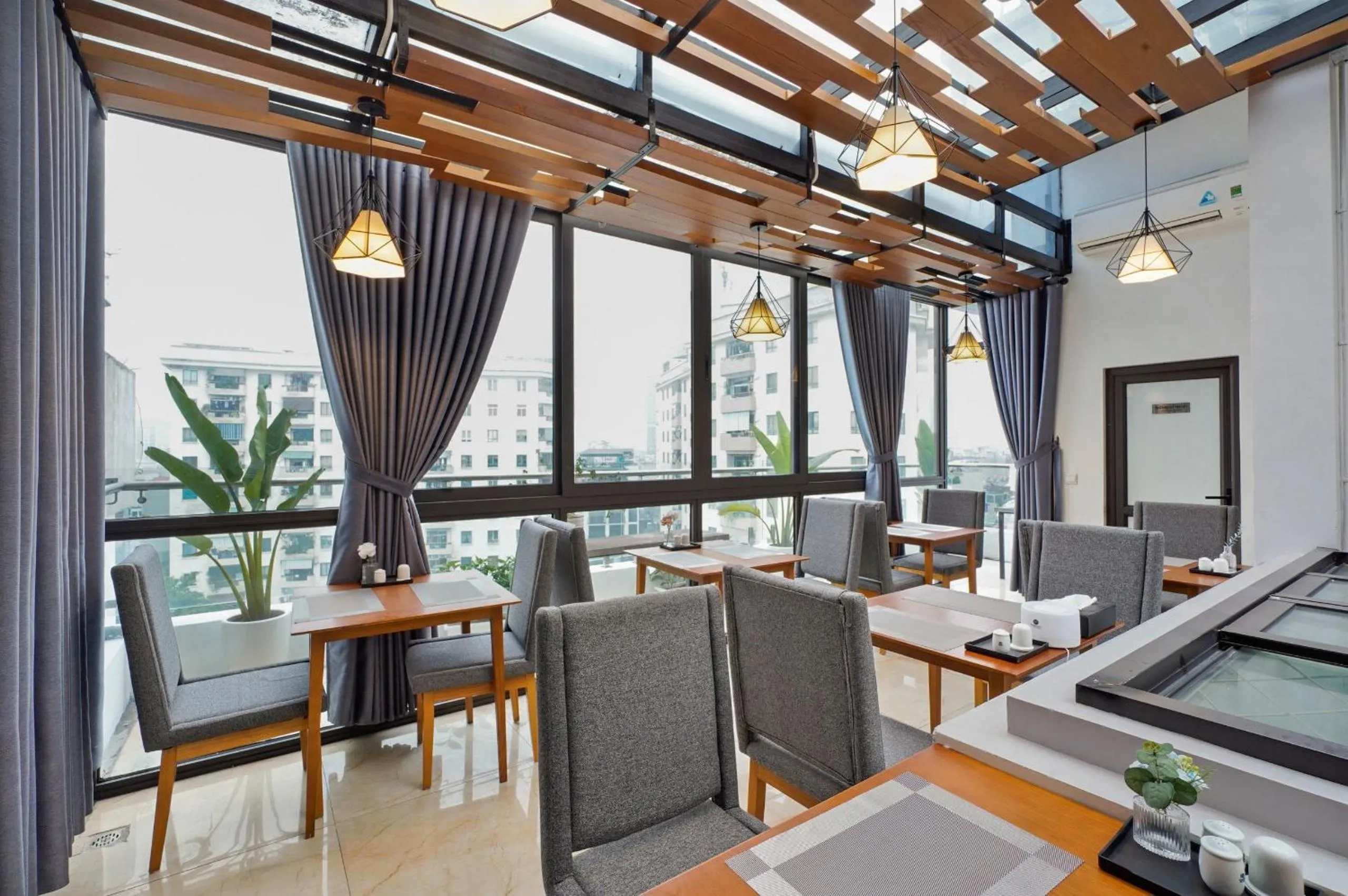 Restaurant/places to eat in Classic Hotel Hanoi