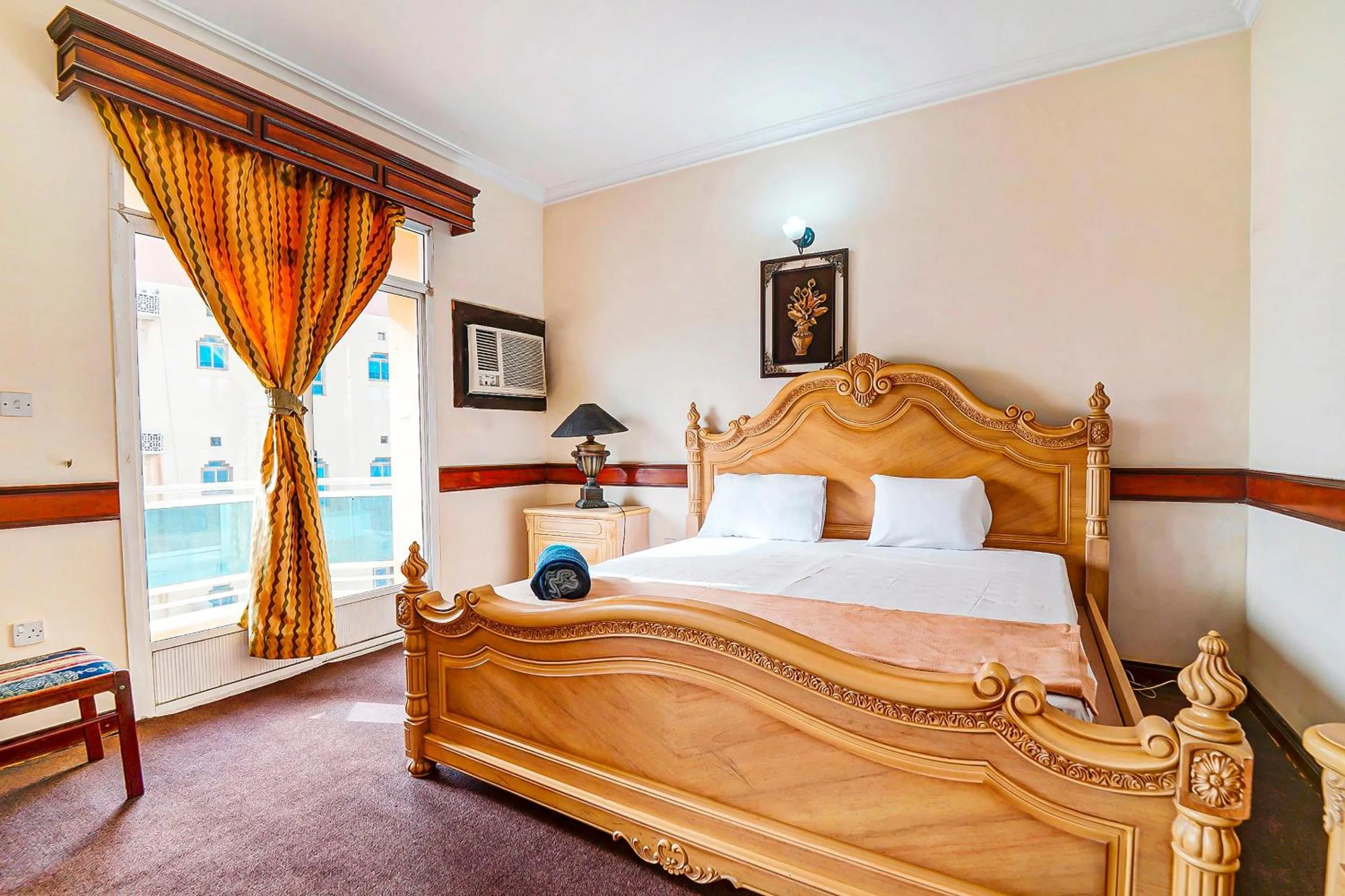 Bedroom, Bed in OYO 120 Concord International Hotel