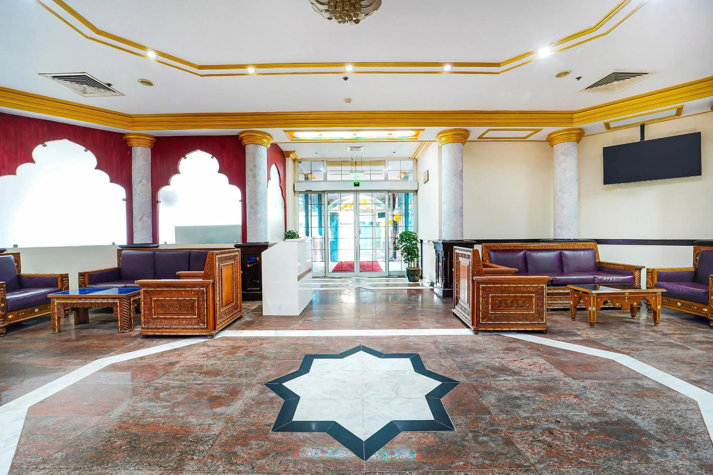 Lobby or reception in OYO 120 Concord International Hotel