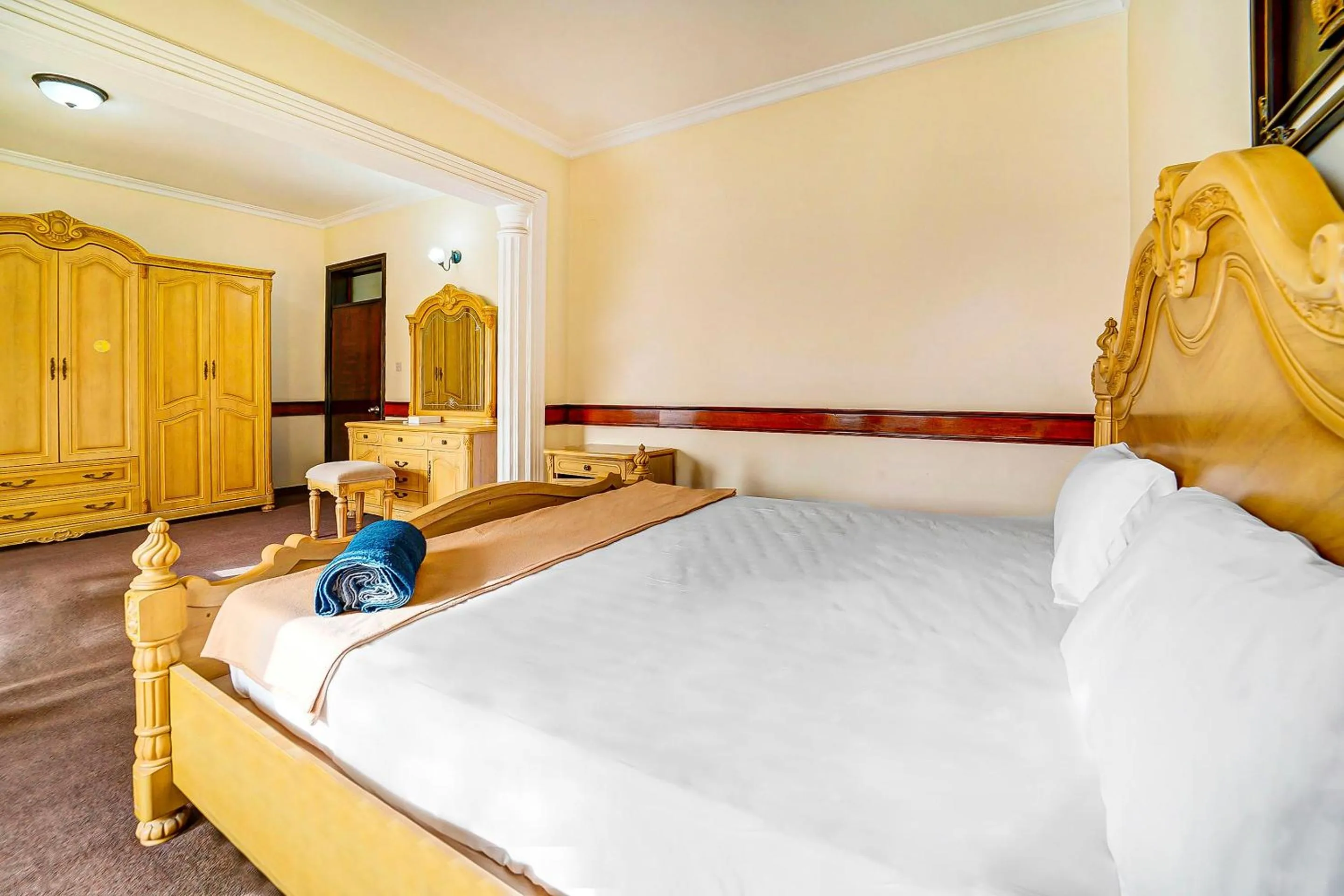 Bedroom, Bed in OYO 120 Concord International Hotel