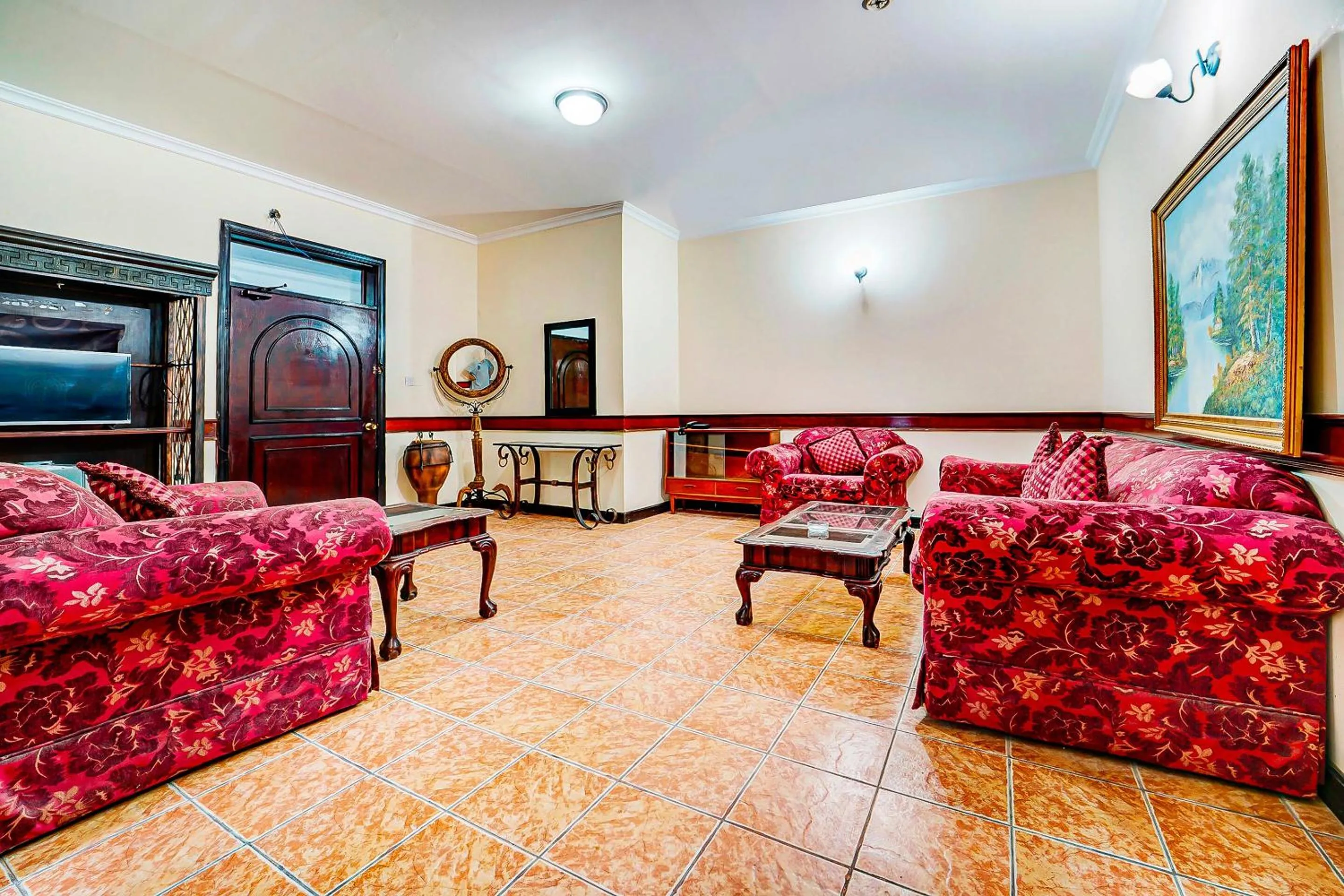 Bedroom in OYO 120 Concord International Hotel