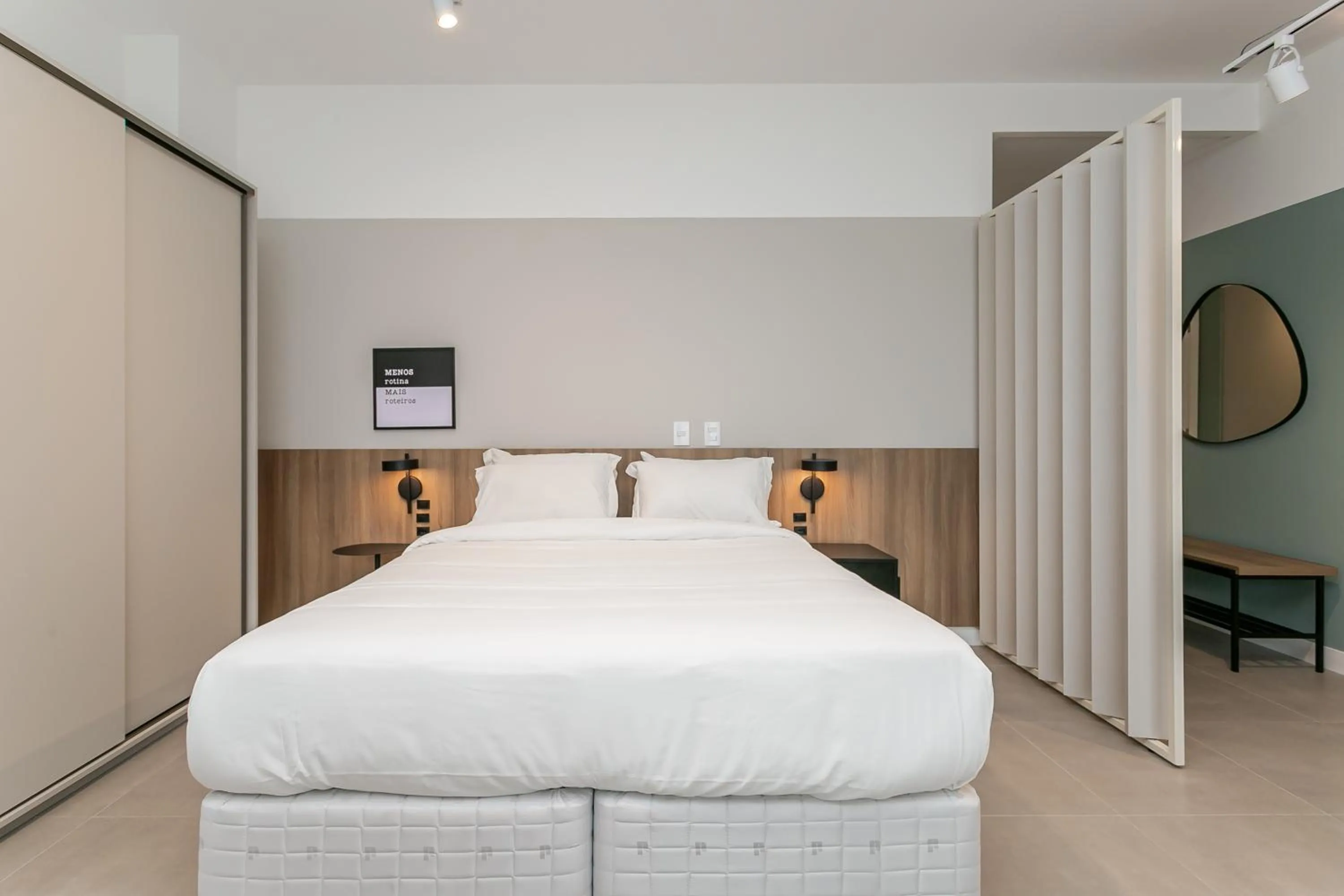 Bed in Studios Tower by Viva - Prédio com piscina e estacionamento no centro de Floripa