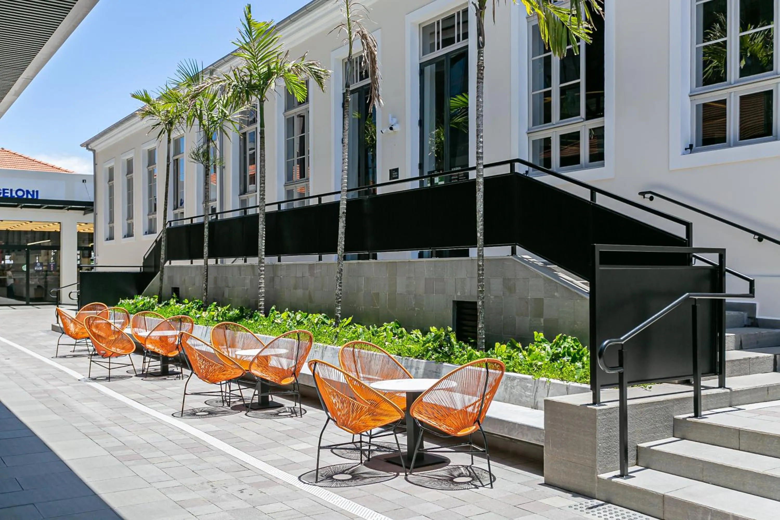 Property building in Studios Tower by Viva - Prédio com piscina e estacionamento no centro de Floripa