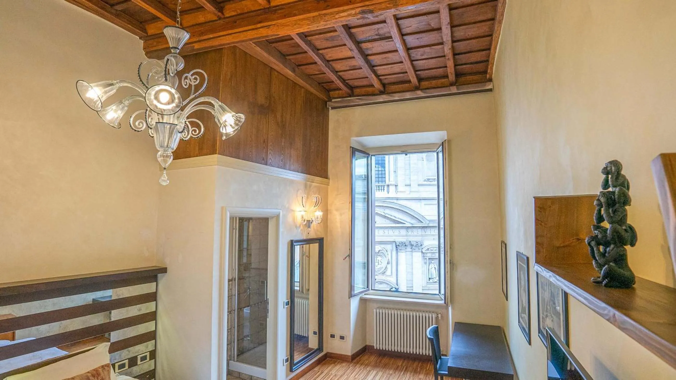 Living room in EasyTopStay - Piazza Venezia City View Charming Apt